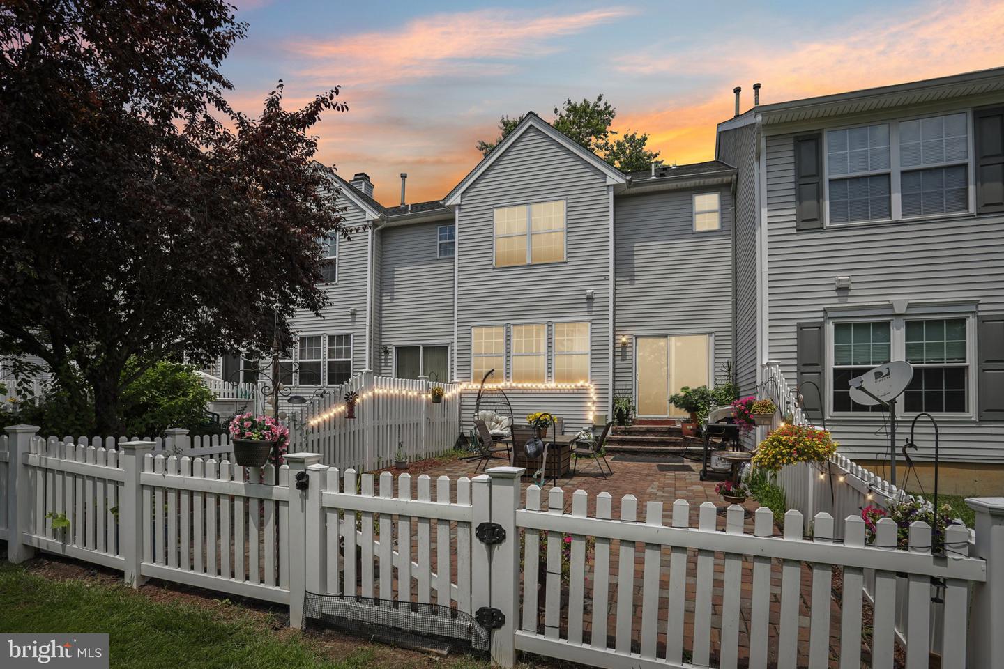 62 Hadley Dr