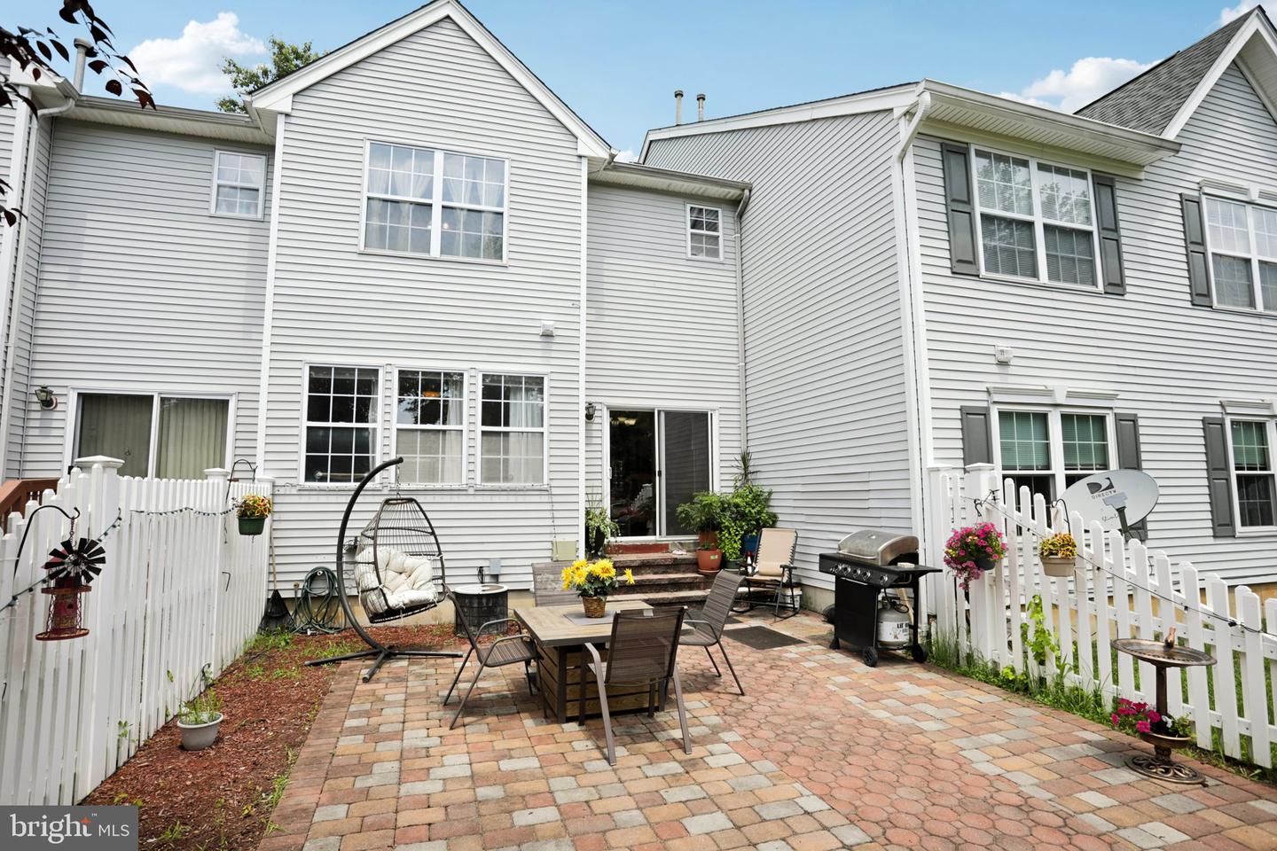 62 Hadley Dr