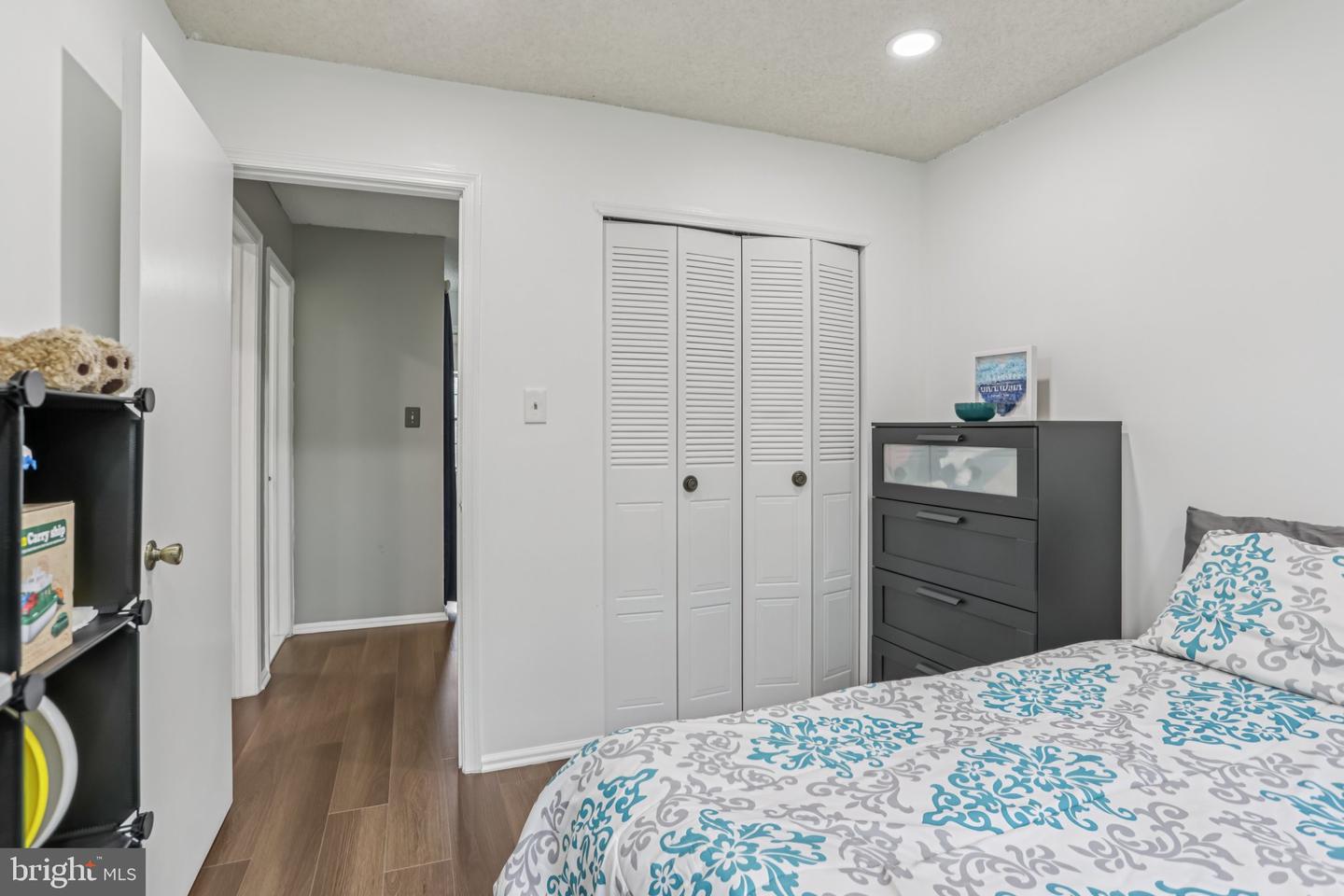 91 Pear Tree la