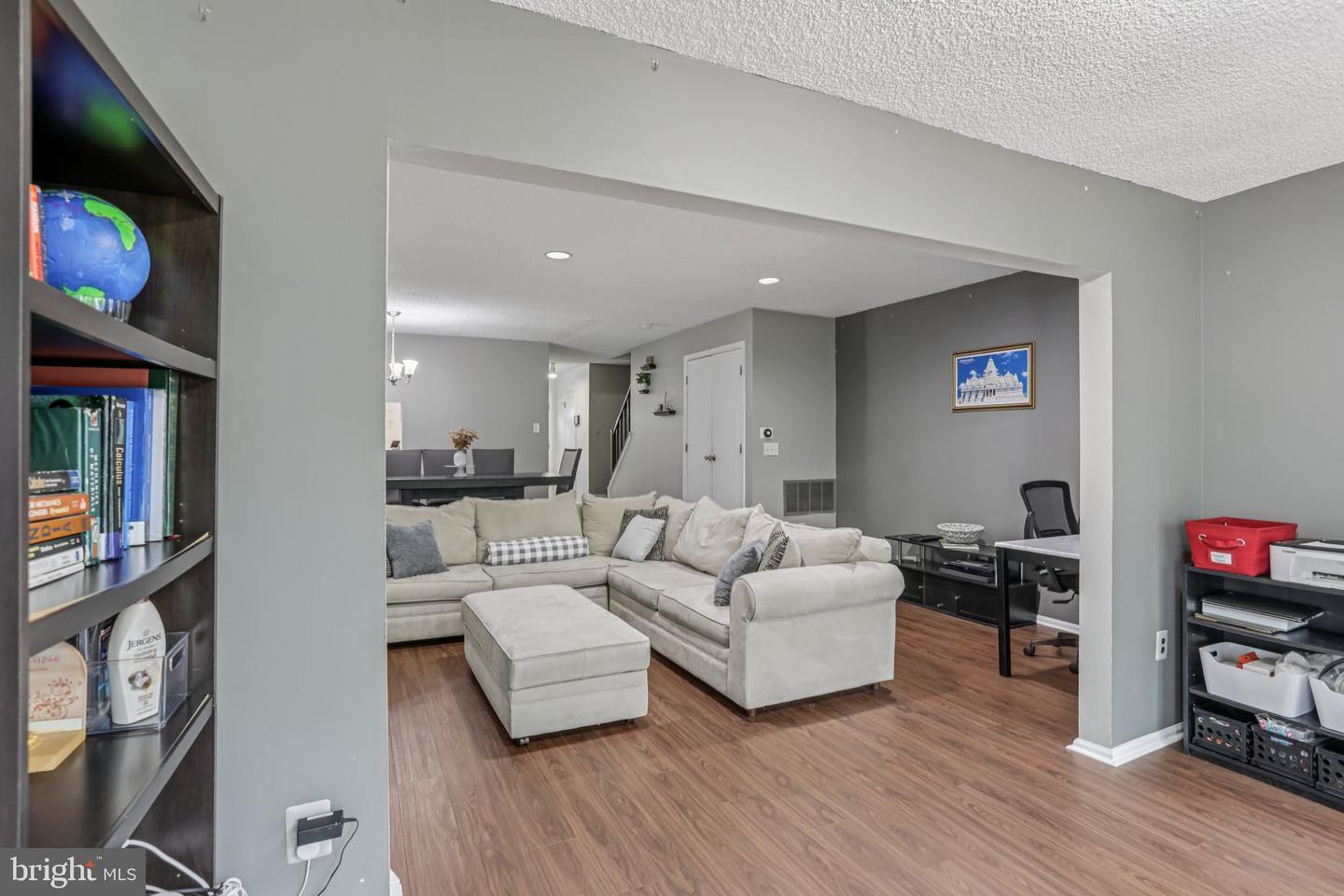 91 Pear Tree la