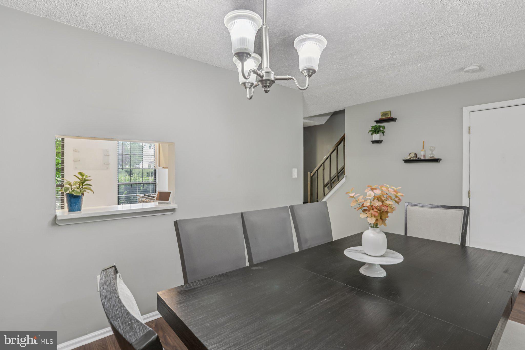 91 Pear Tree la