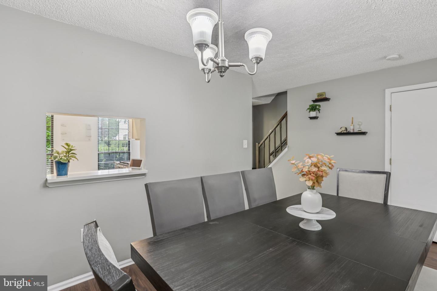 91 Pear Tree la