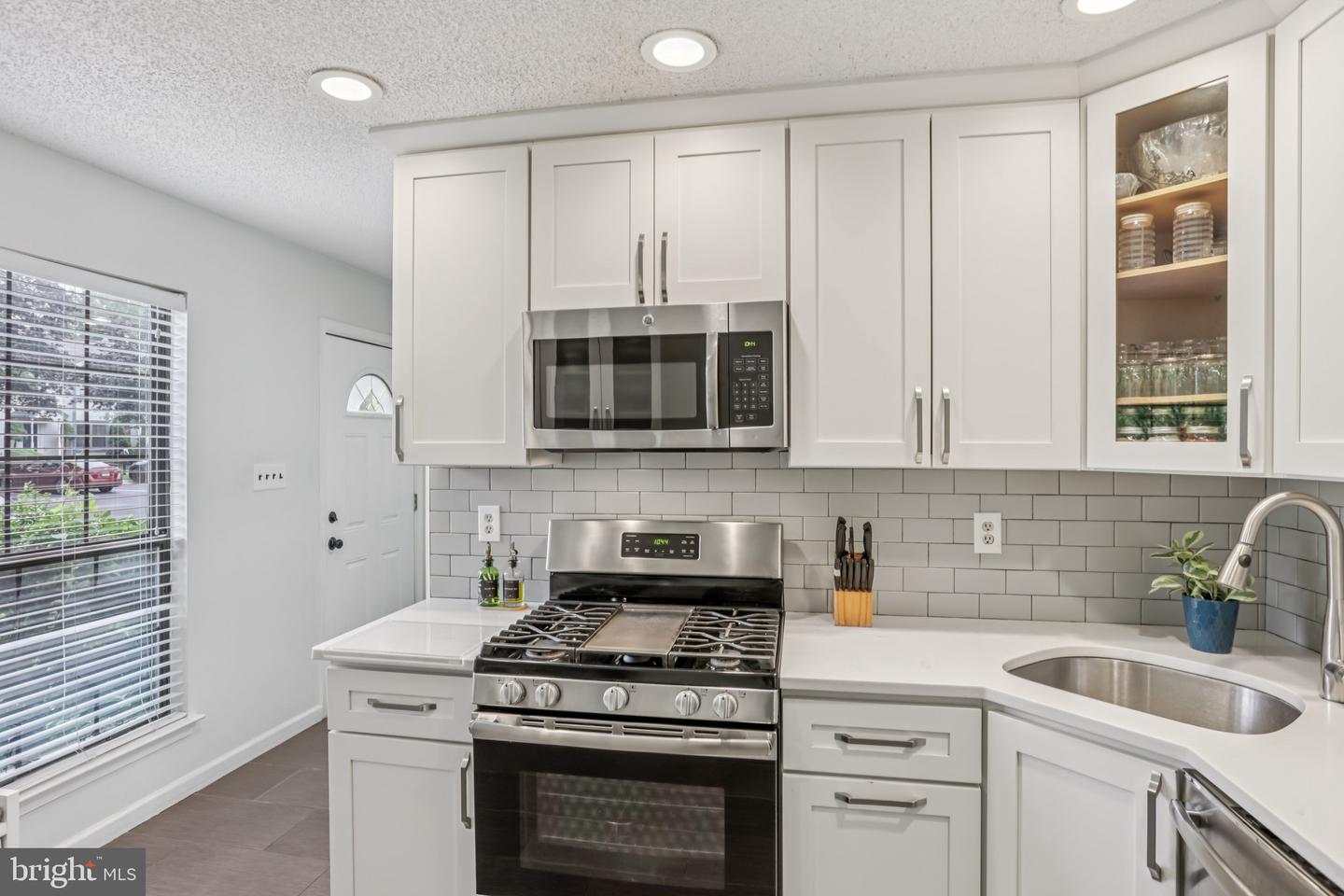 91 Pear Tree la