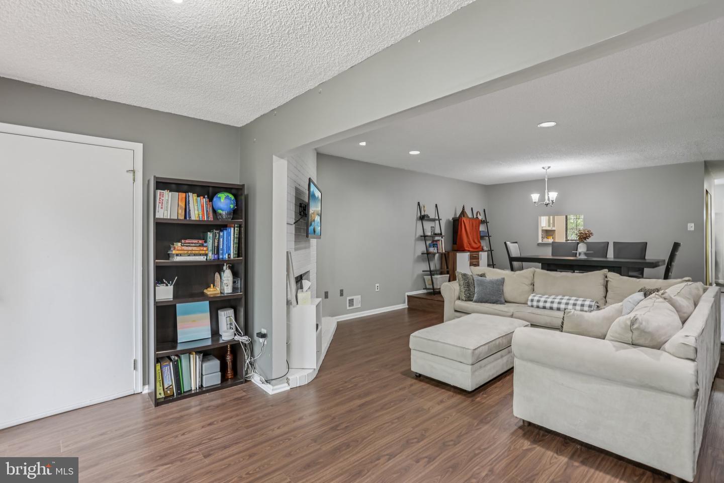 91 Pear Tree la