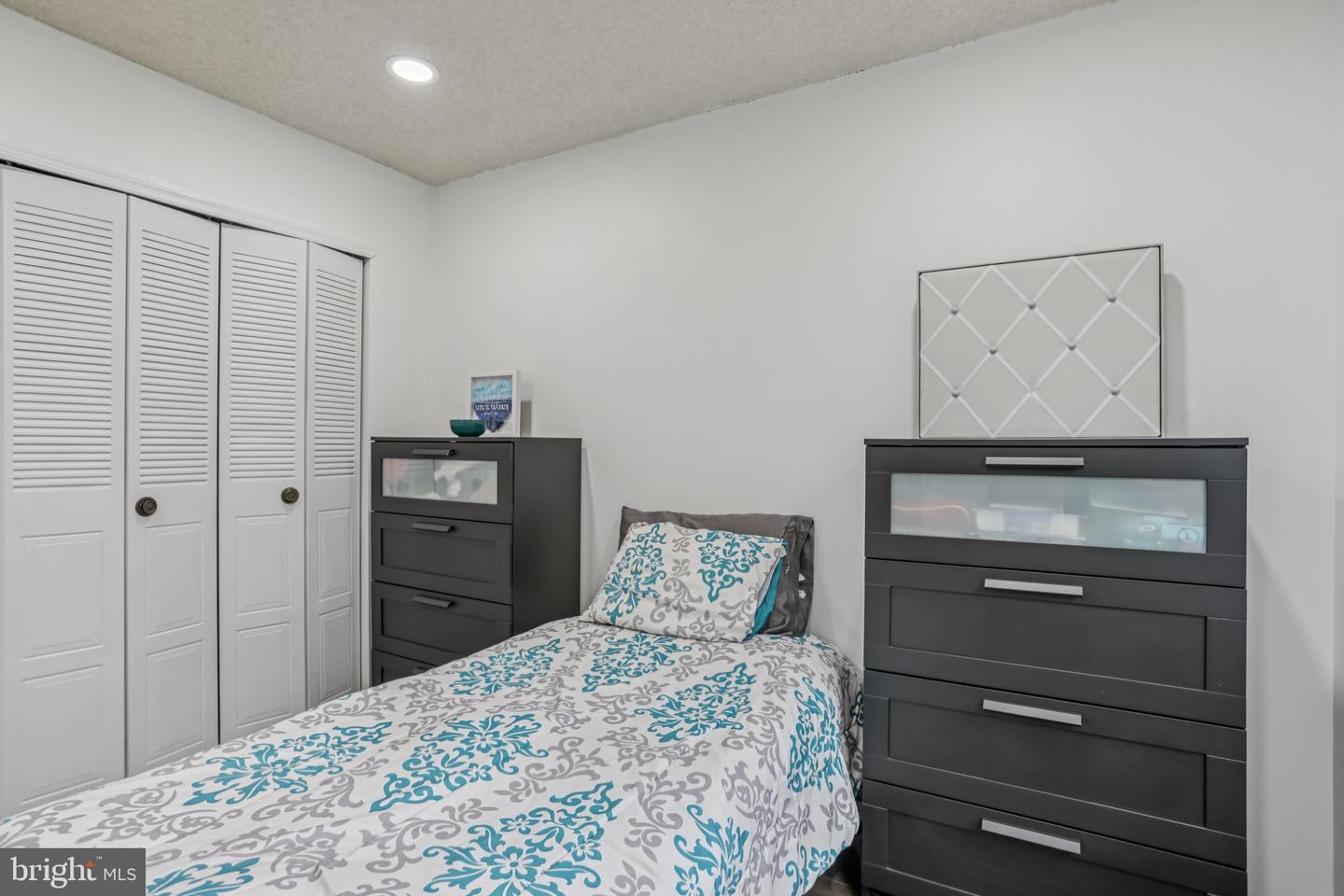 91 Pear Tree la