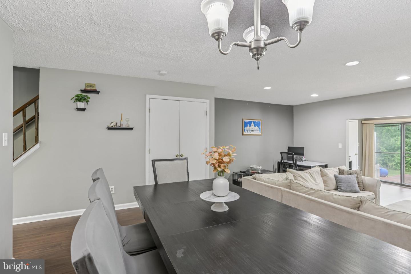 91 Pear Tree la