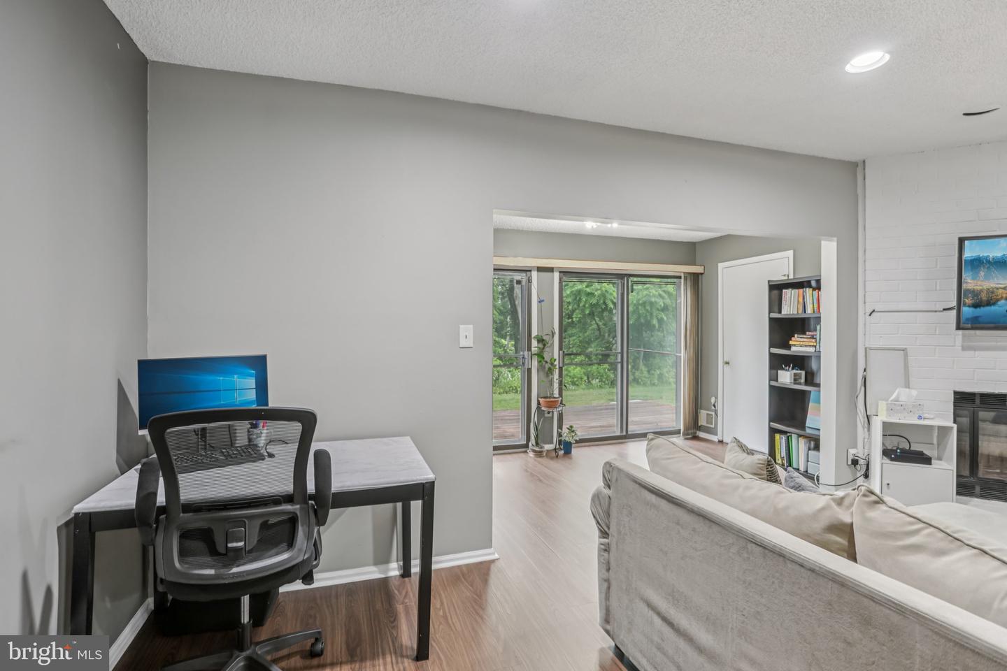 91 Pear Tree la