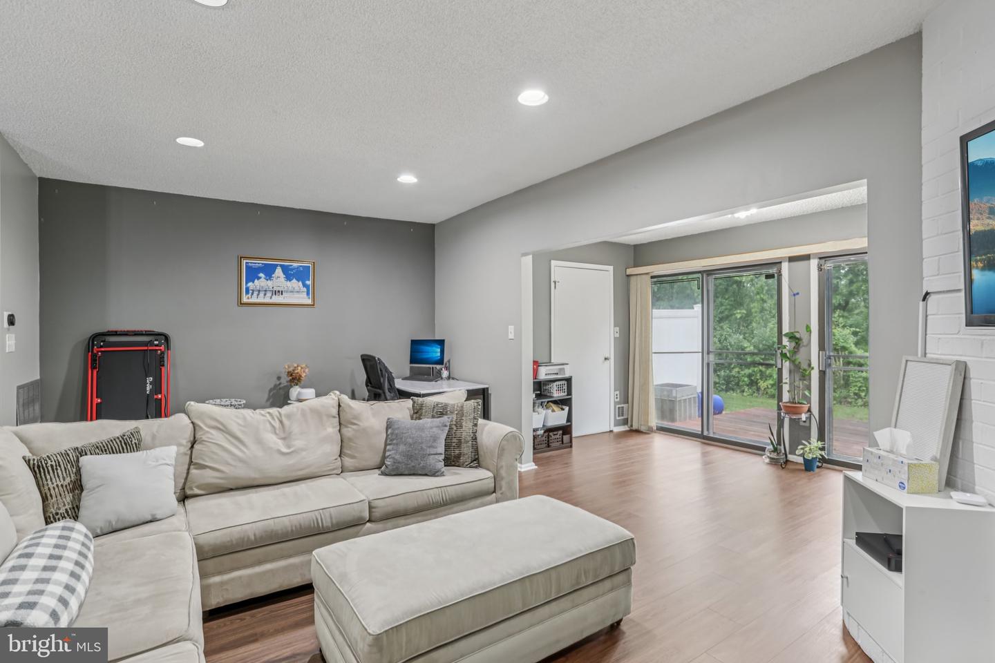 91 Pear Tree la