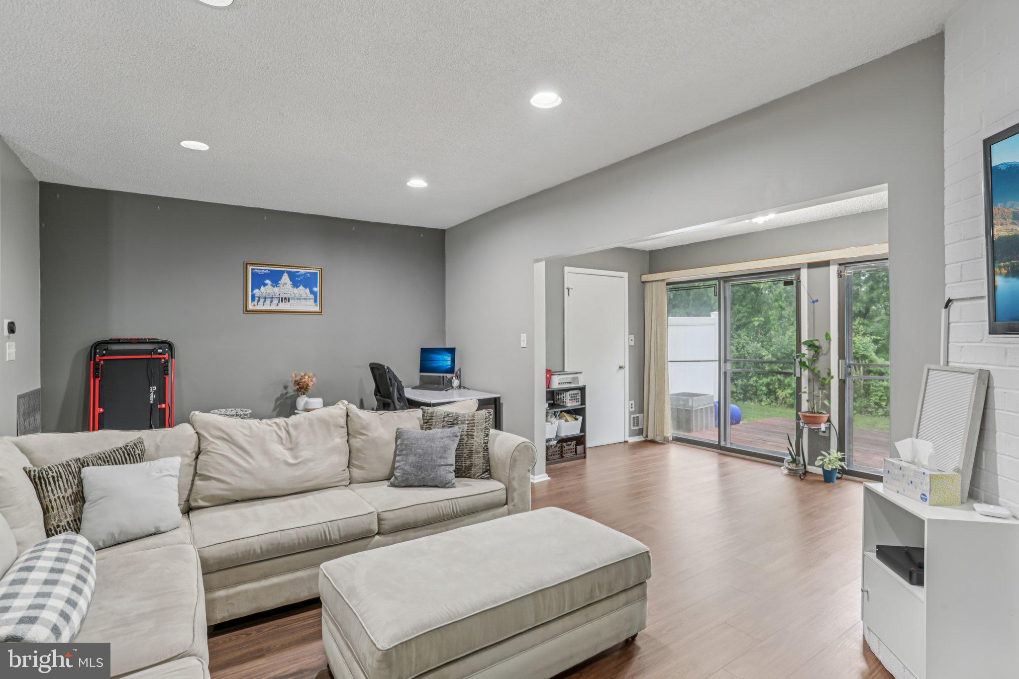 91 Pear Tree la