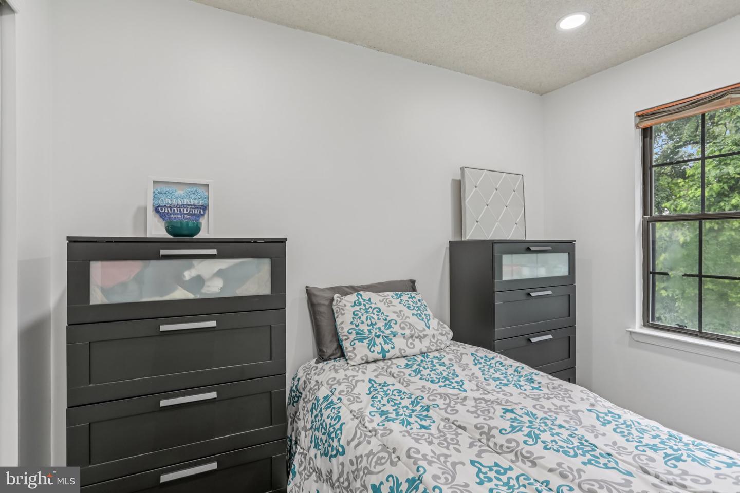 91 Pear Tree la