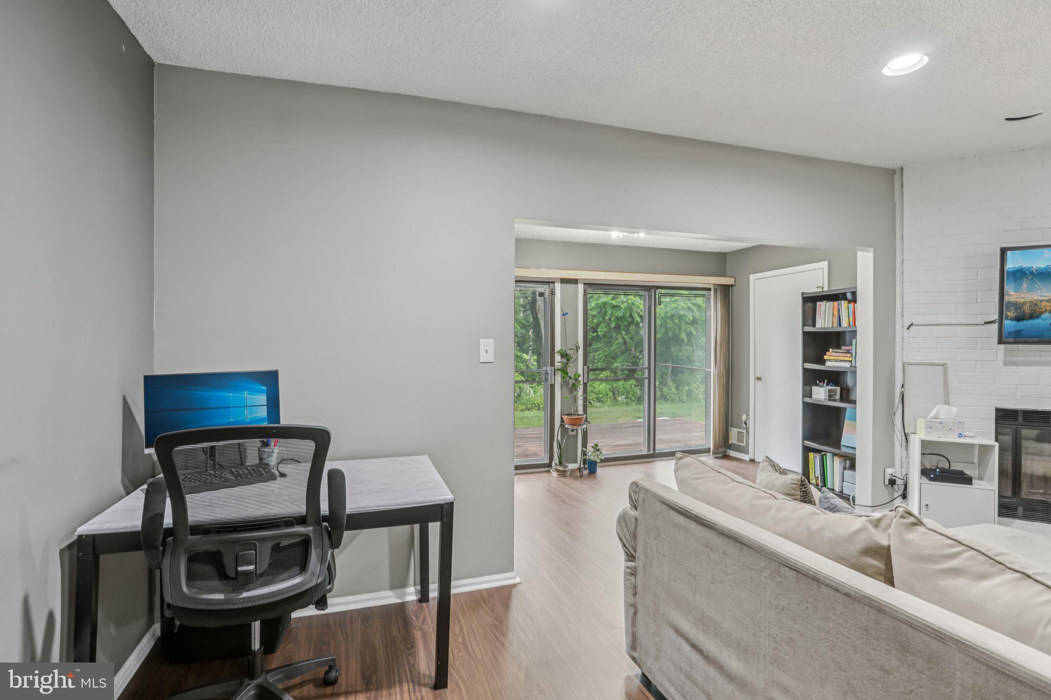 91 Pear Tree la
