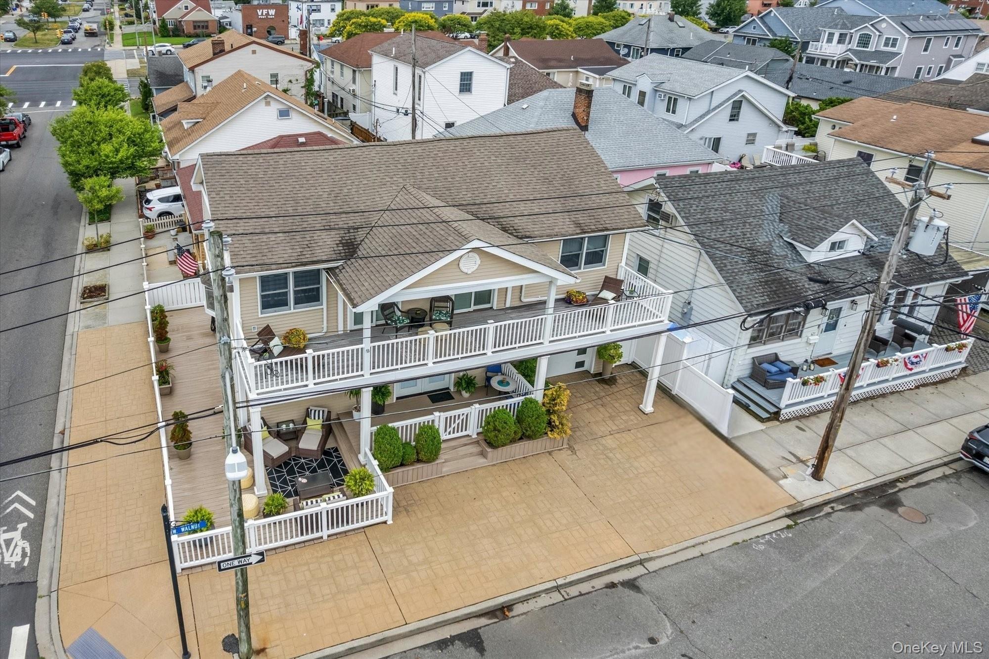 625 W Walnut Street