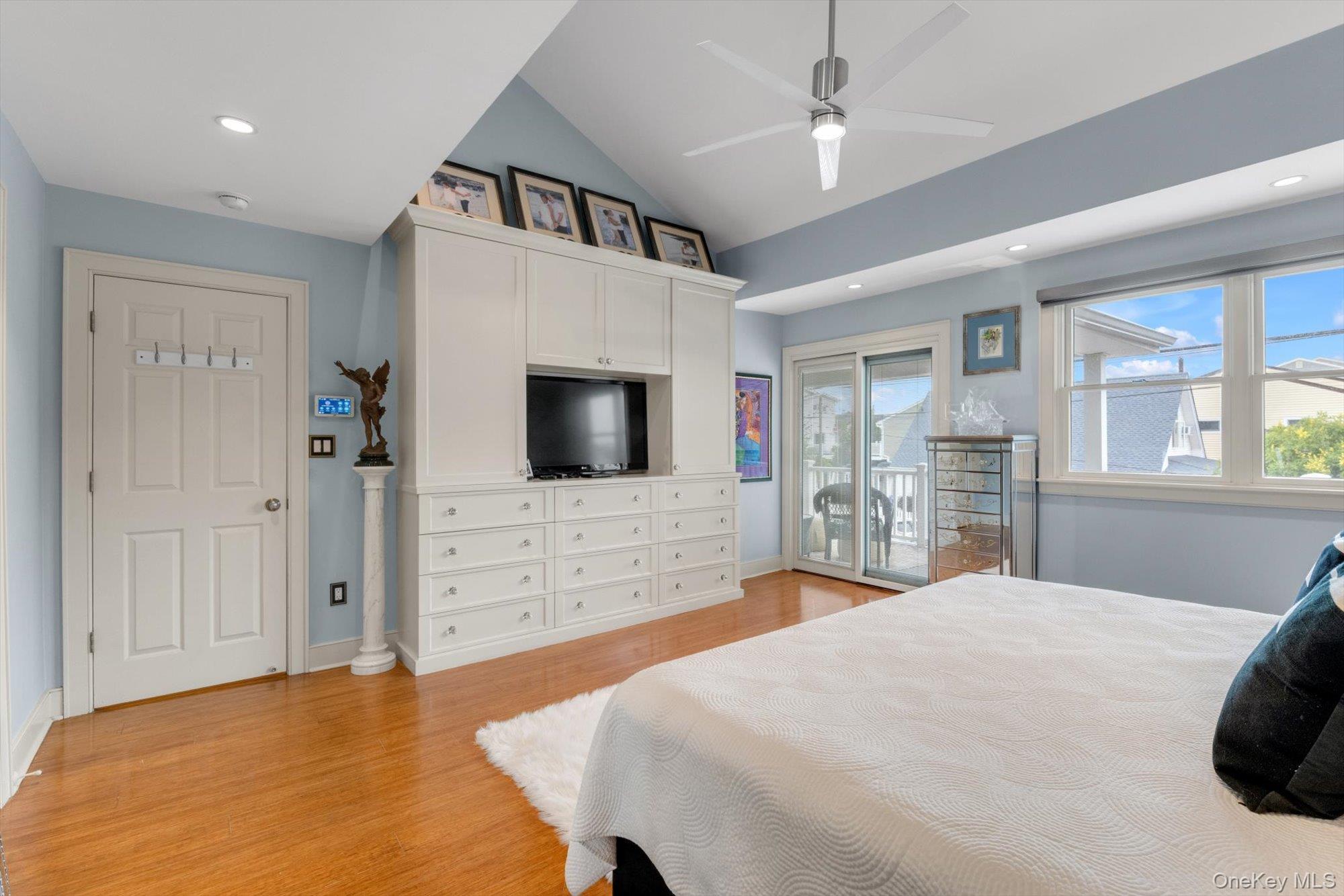 625 W Walnut Street
