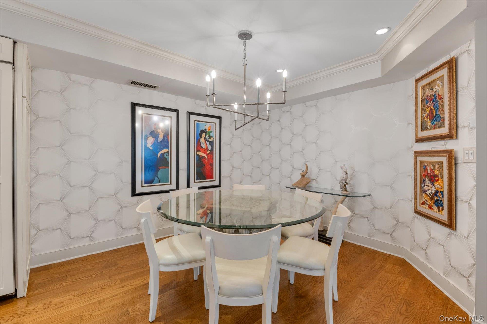625 W Walnut Street