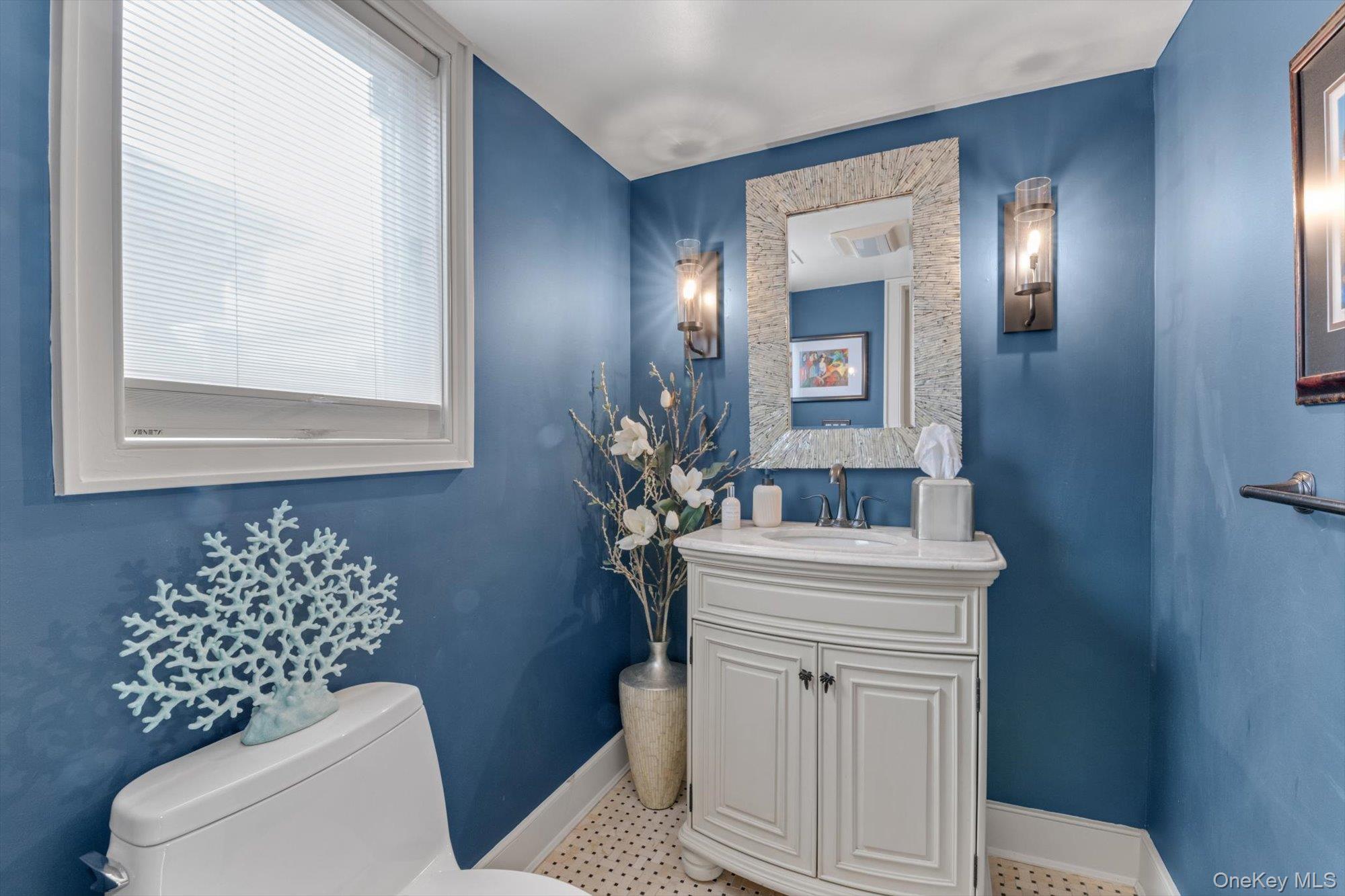 625 W Walnut Street