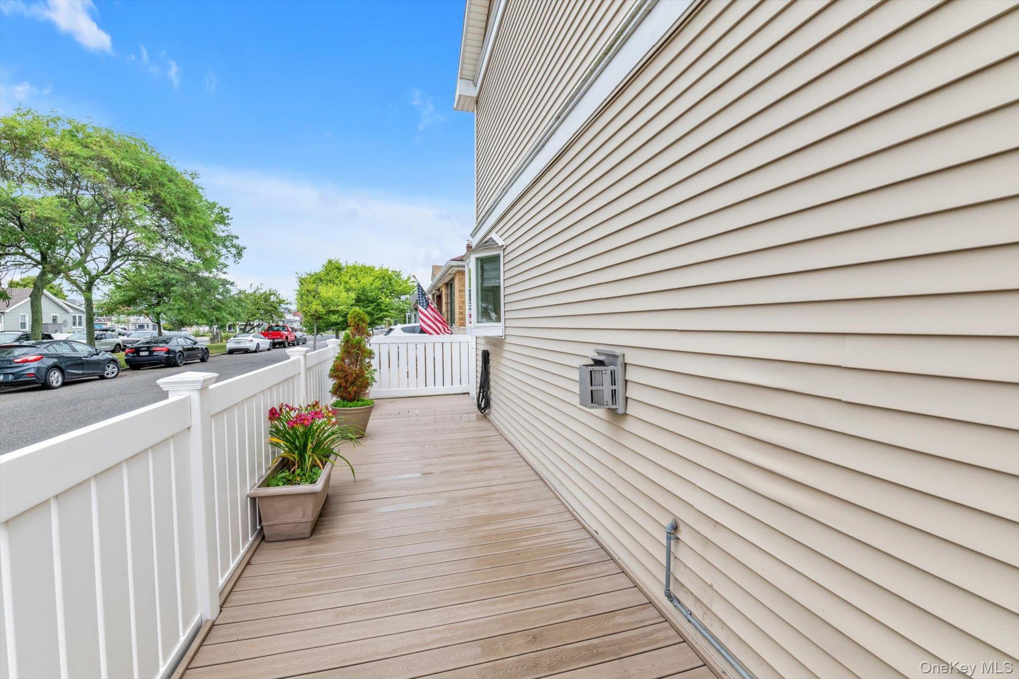 625 W Walnut Street