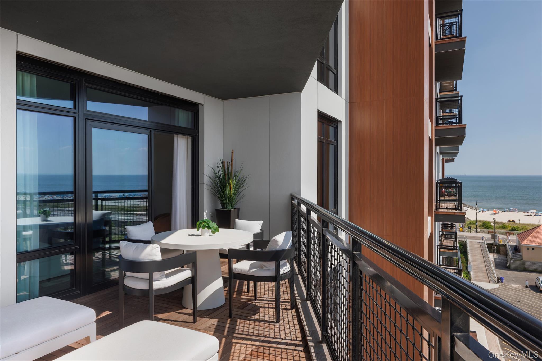 100 Boardwalk Unit: 812A