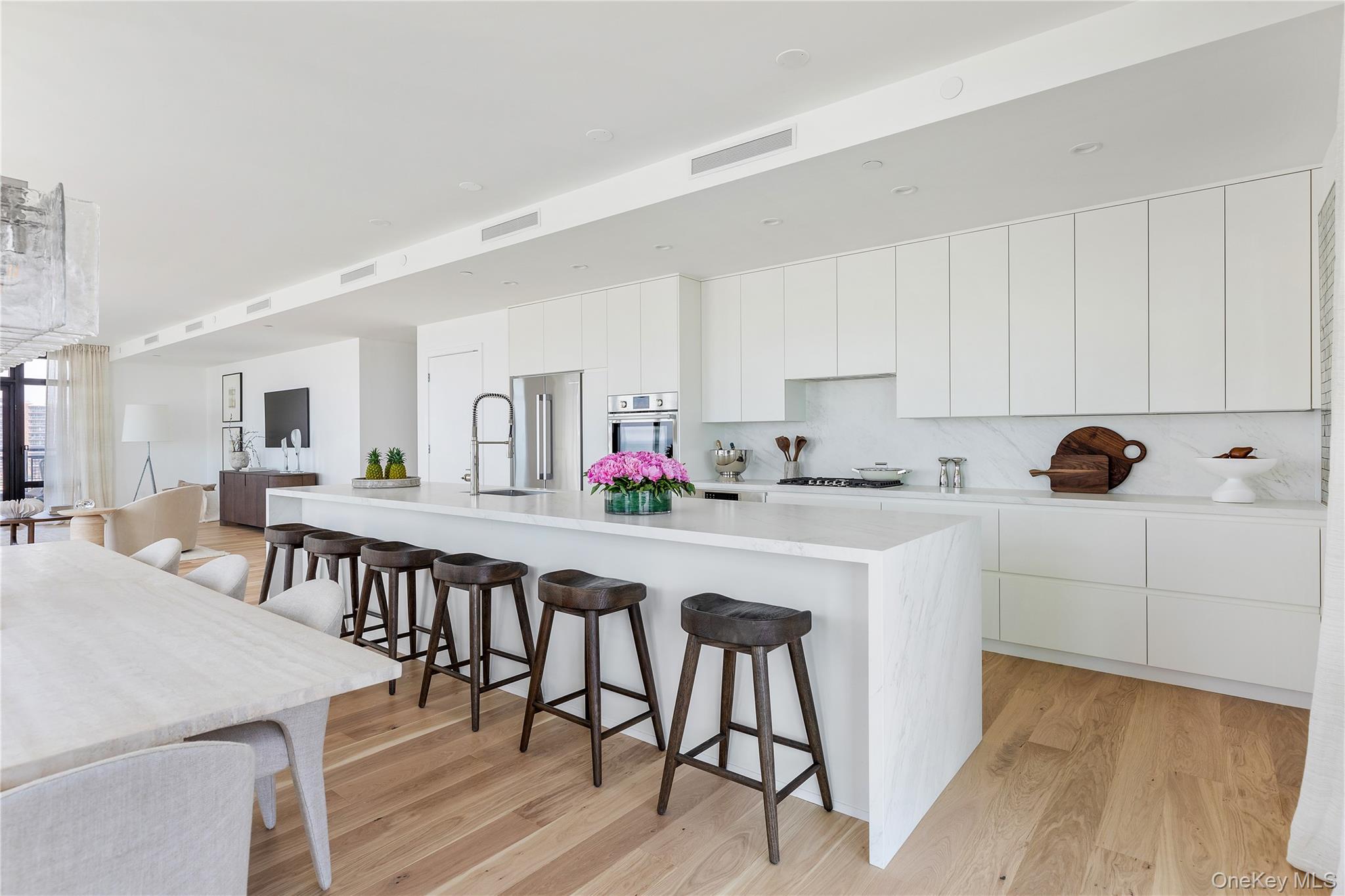 100 Boardwalk Unit: 711 A