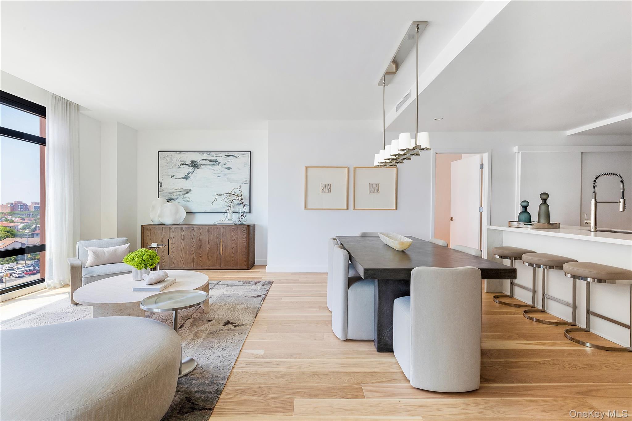 140 Boardwalk Unit: 809B