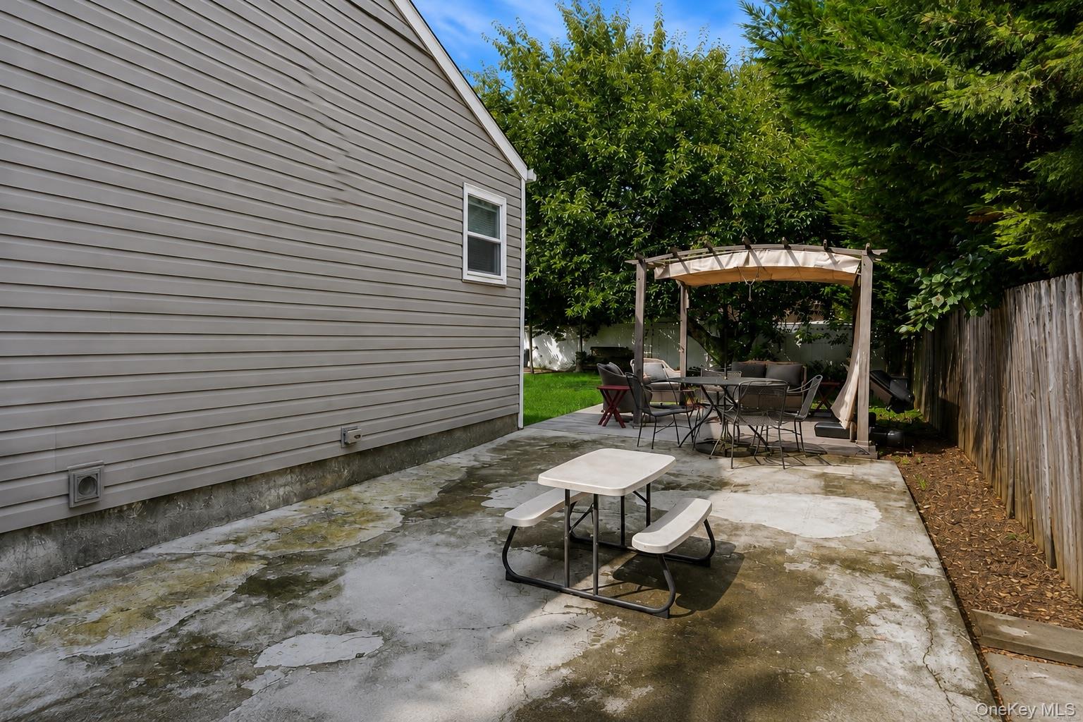 52 Larry Road S