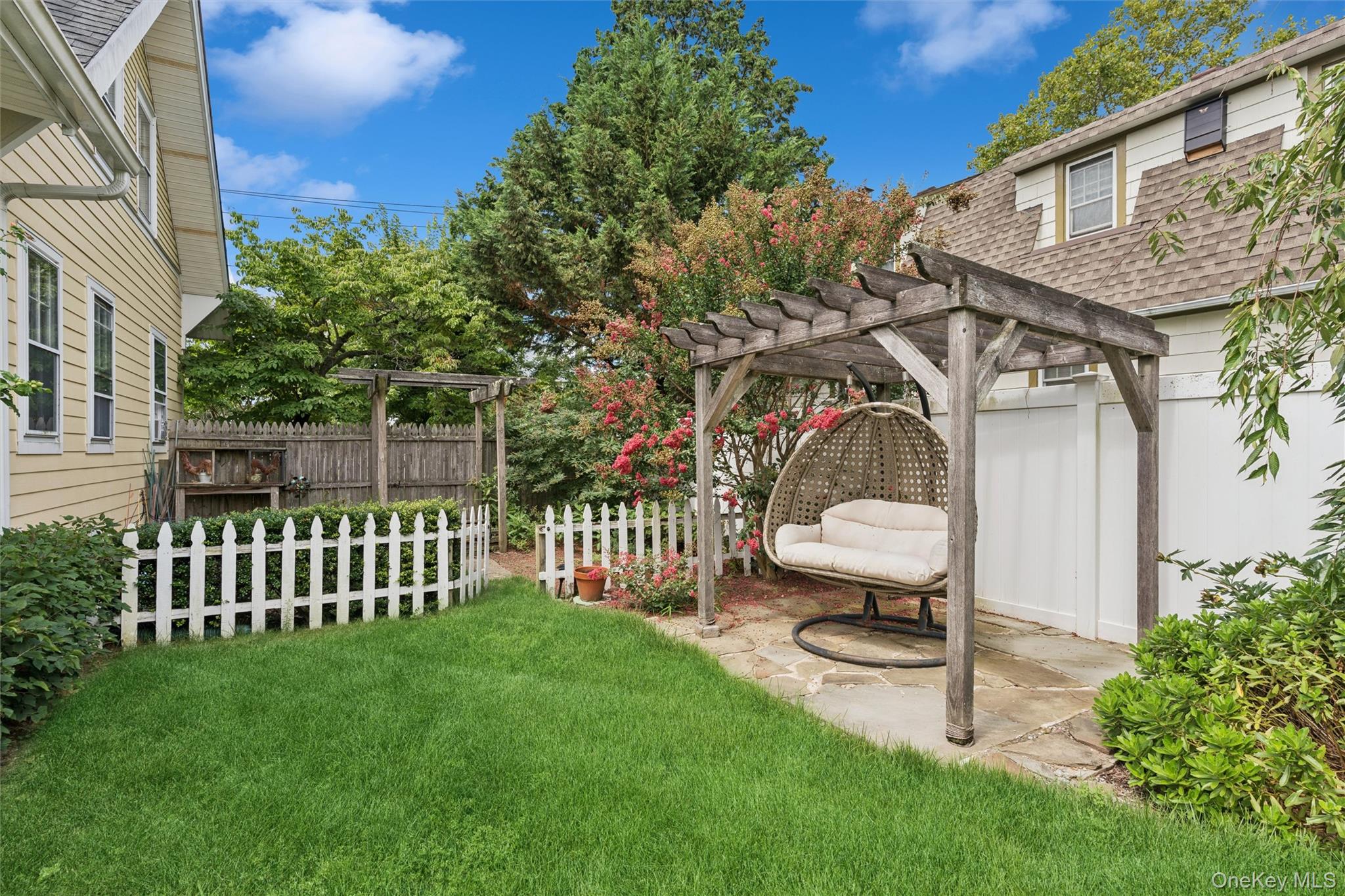 87 Islip Avenue