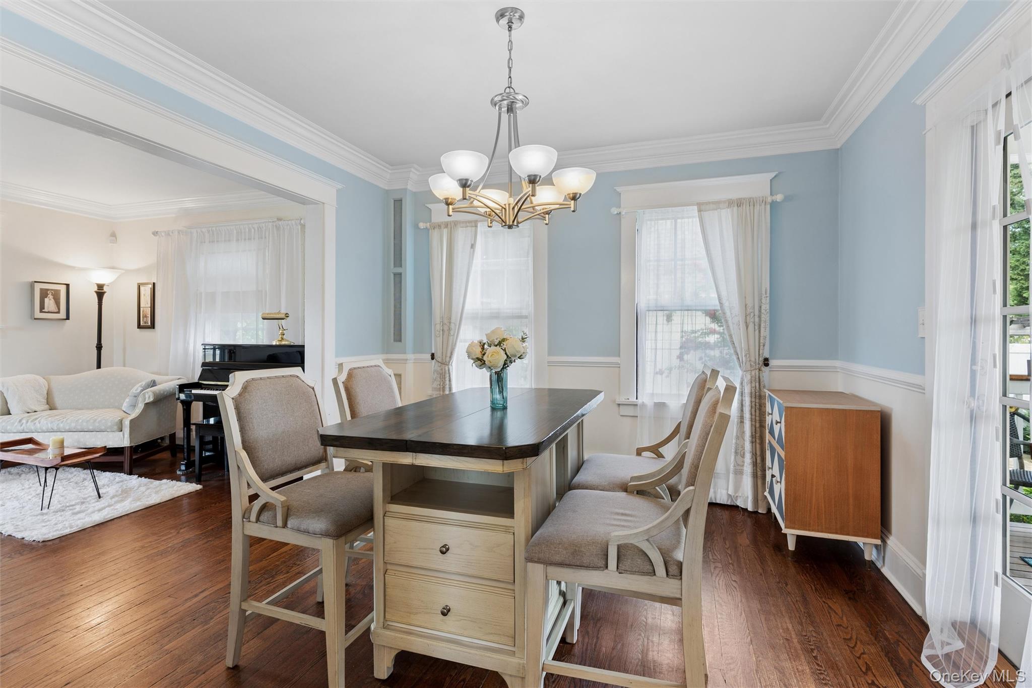 87 Islip Avenue