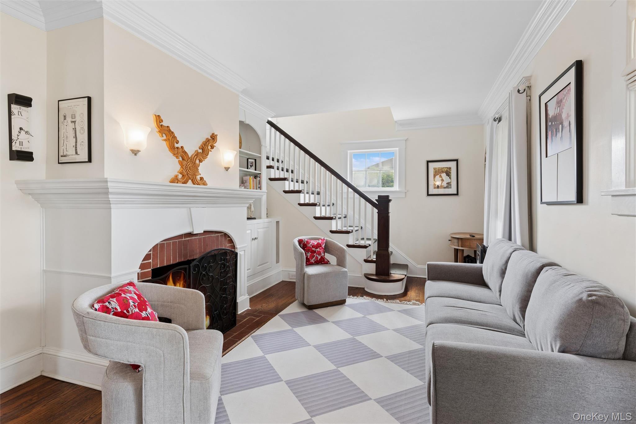 87 Islip Avenue