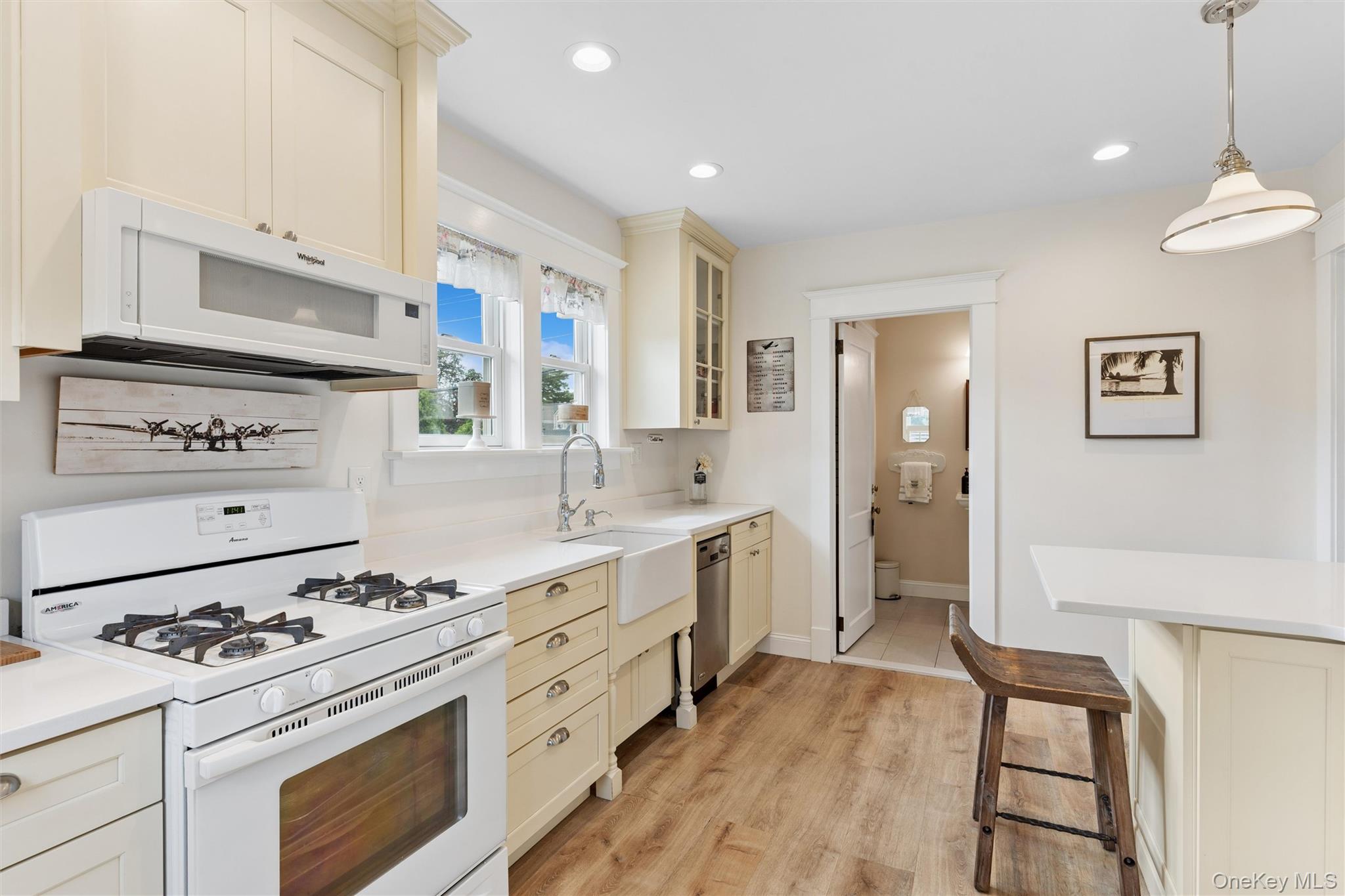 87 Islip Avenue
