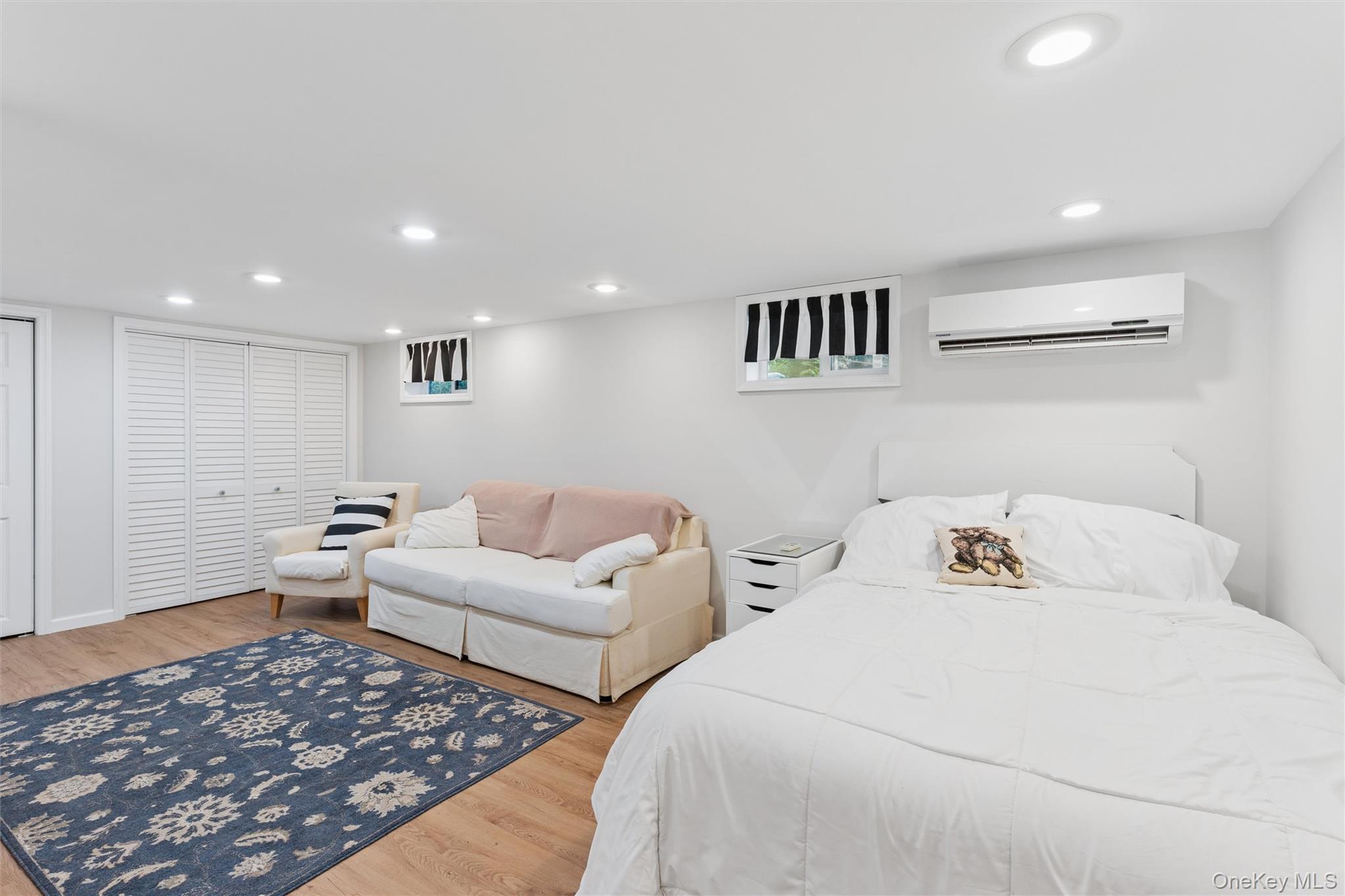 87 Islip Avenue