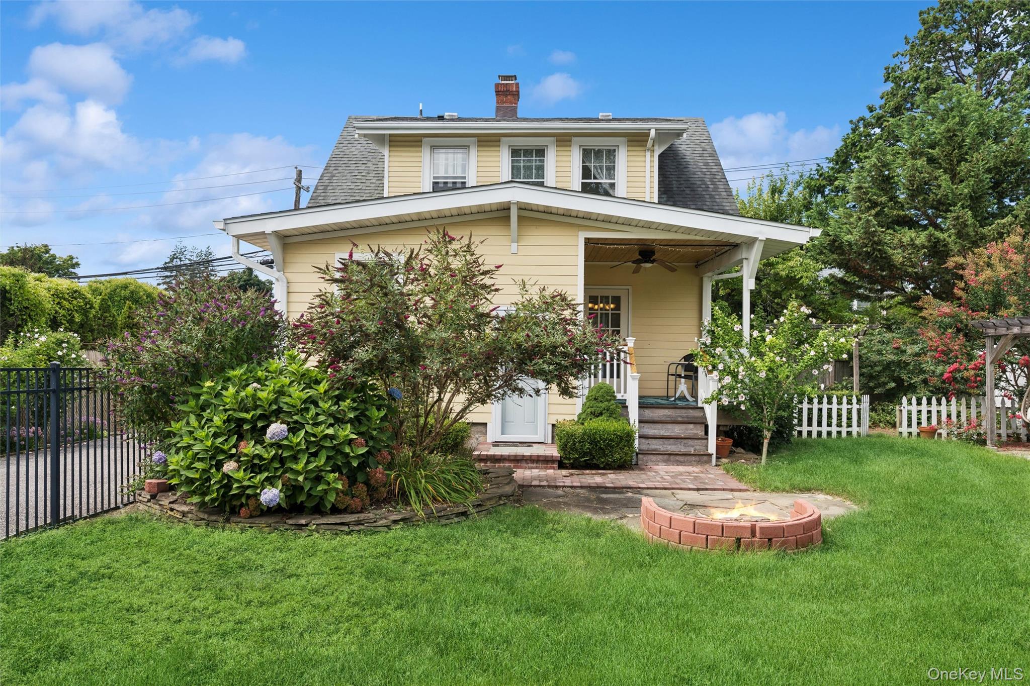 87 Islip Avenue