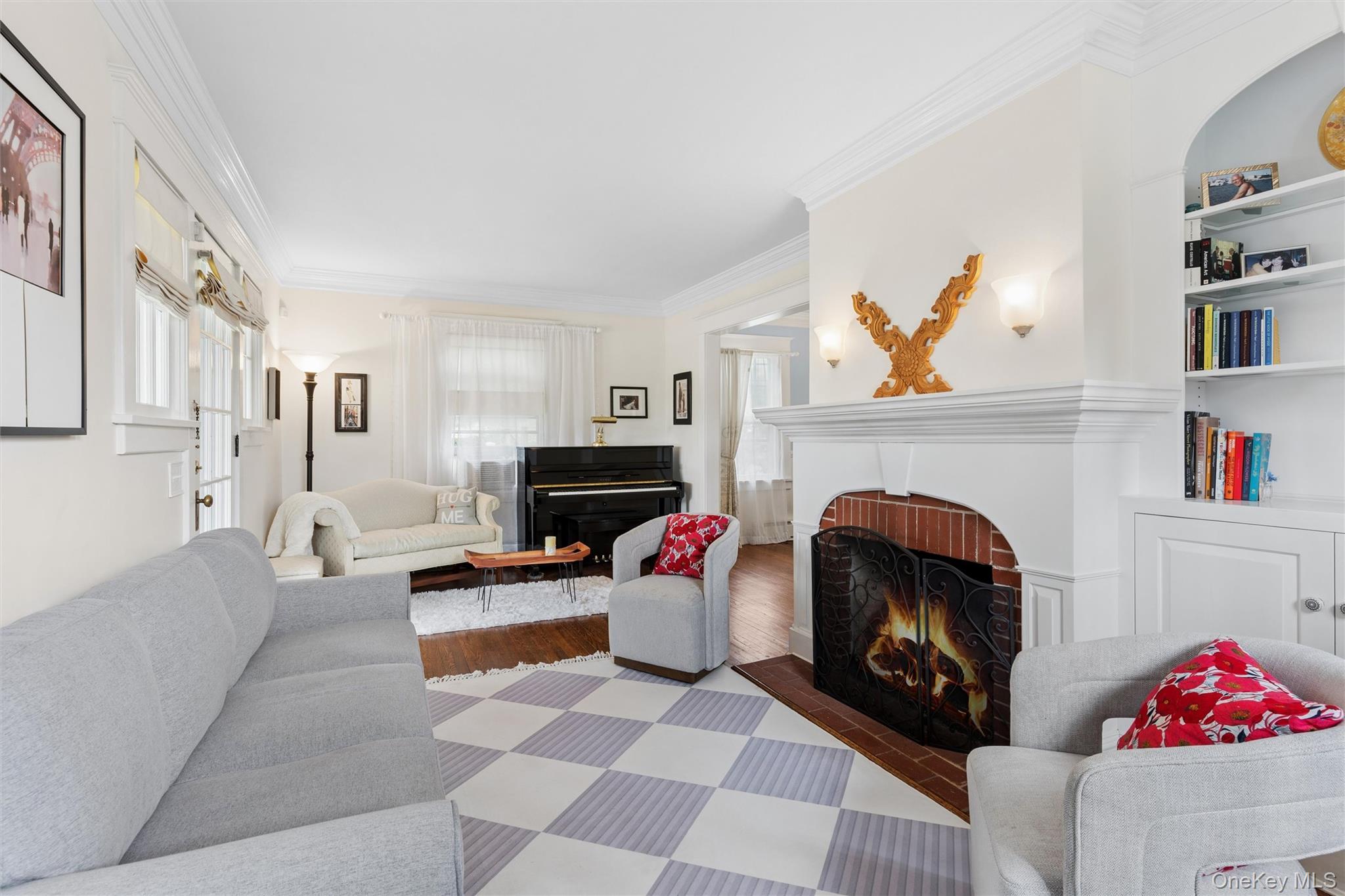 87 Islip Avenue