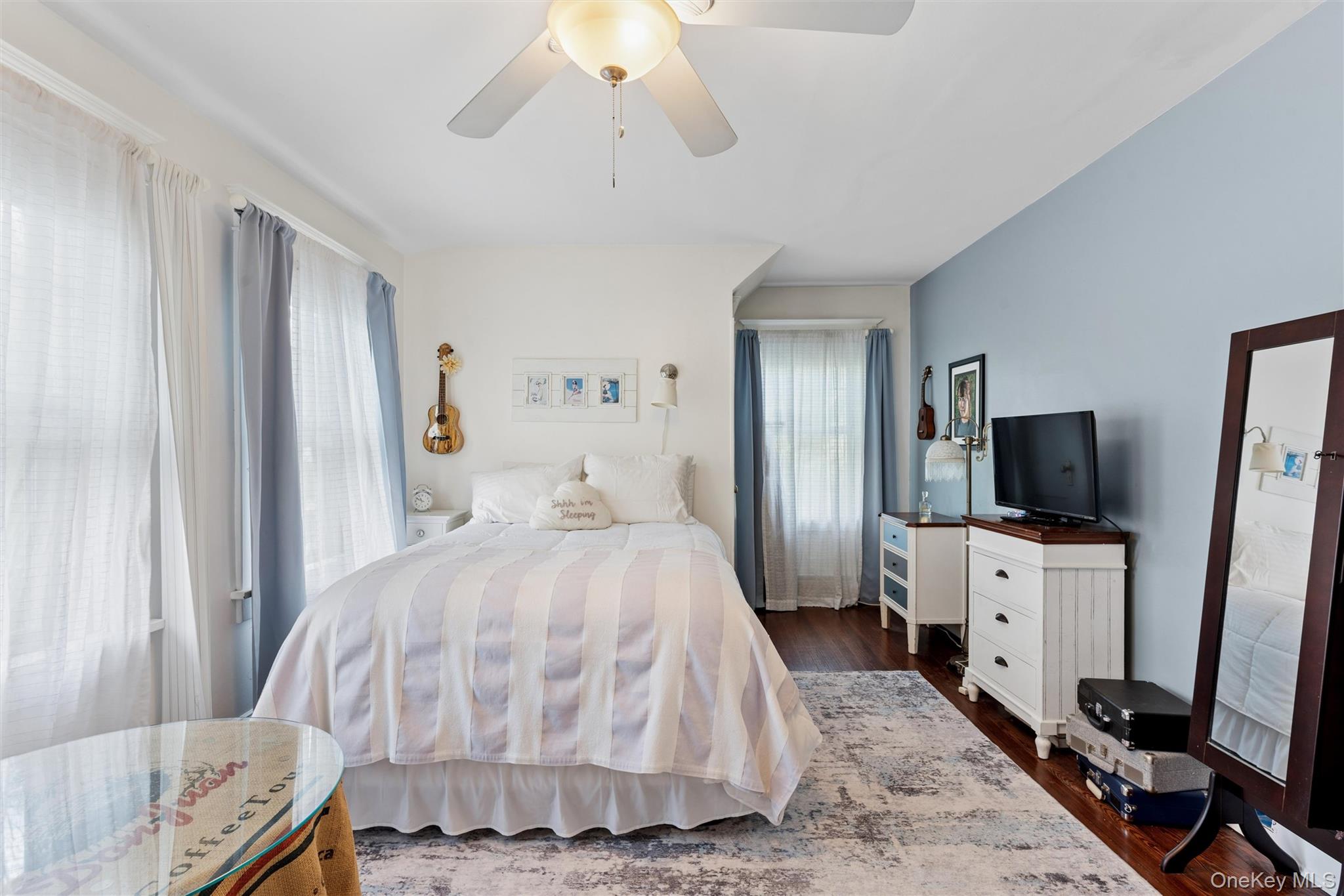 87 Islip Avenue