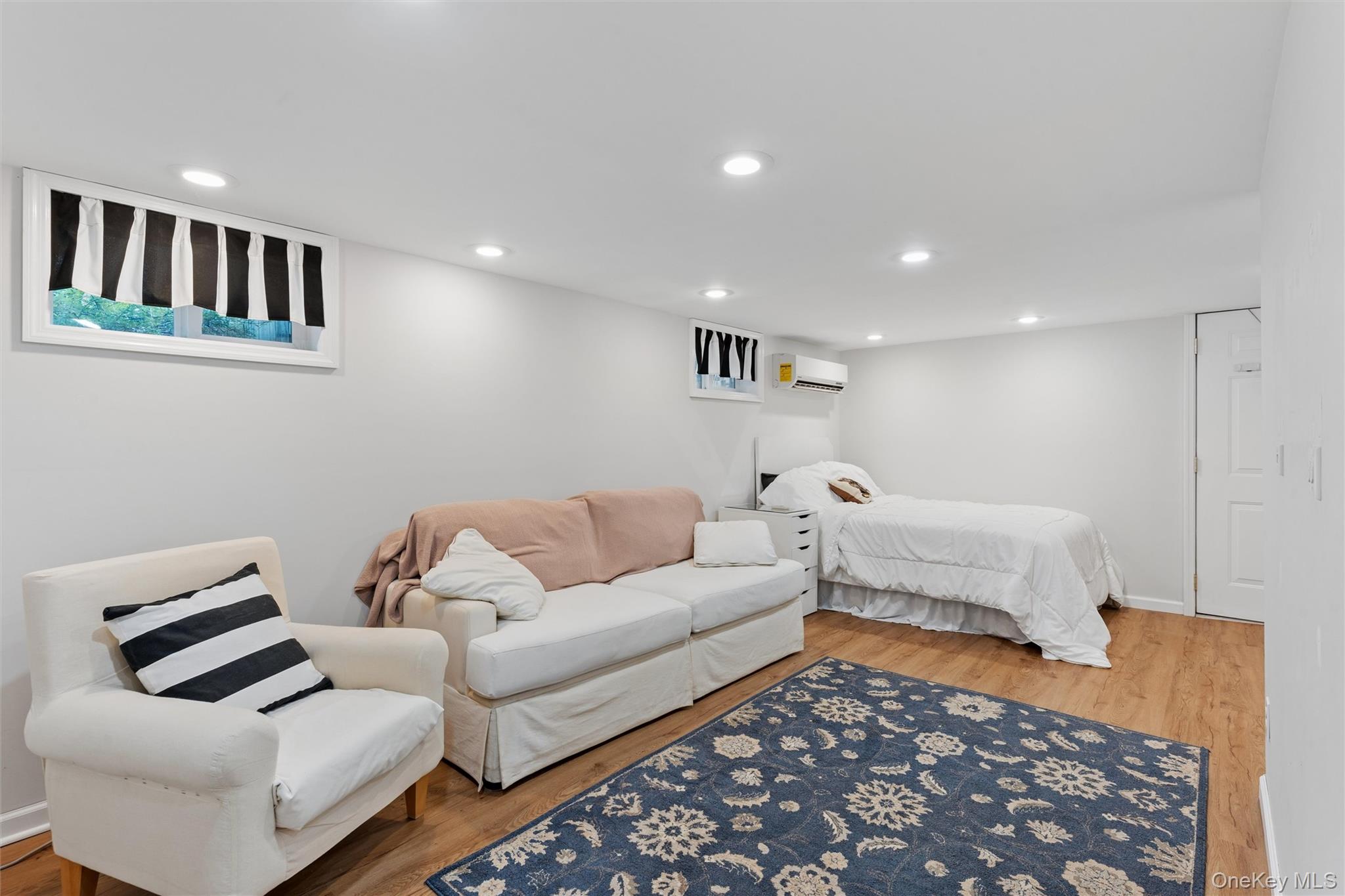 87 Islip Avenue