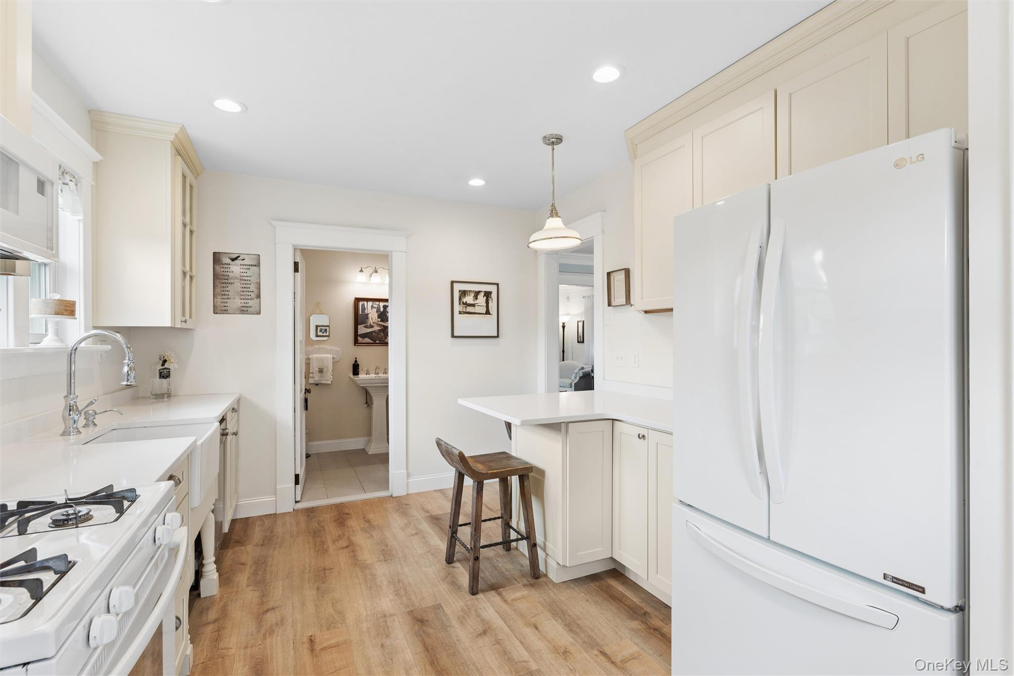87 Islip Avenue