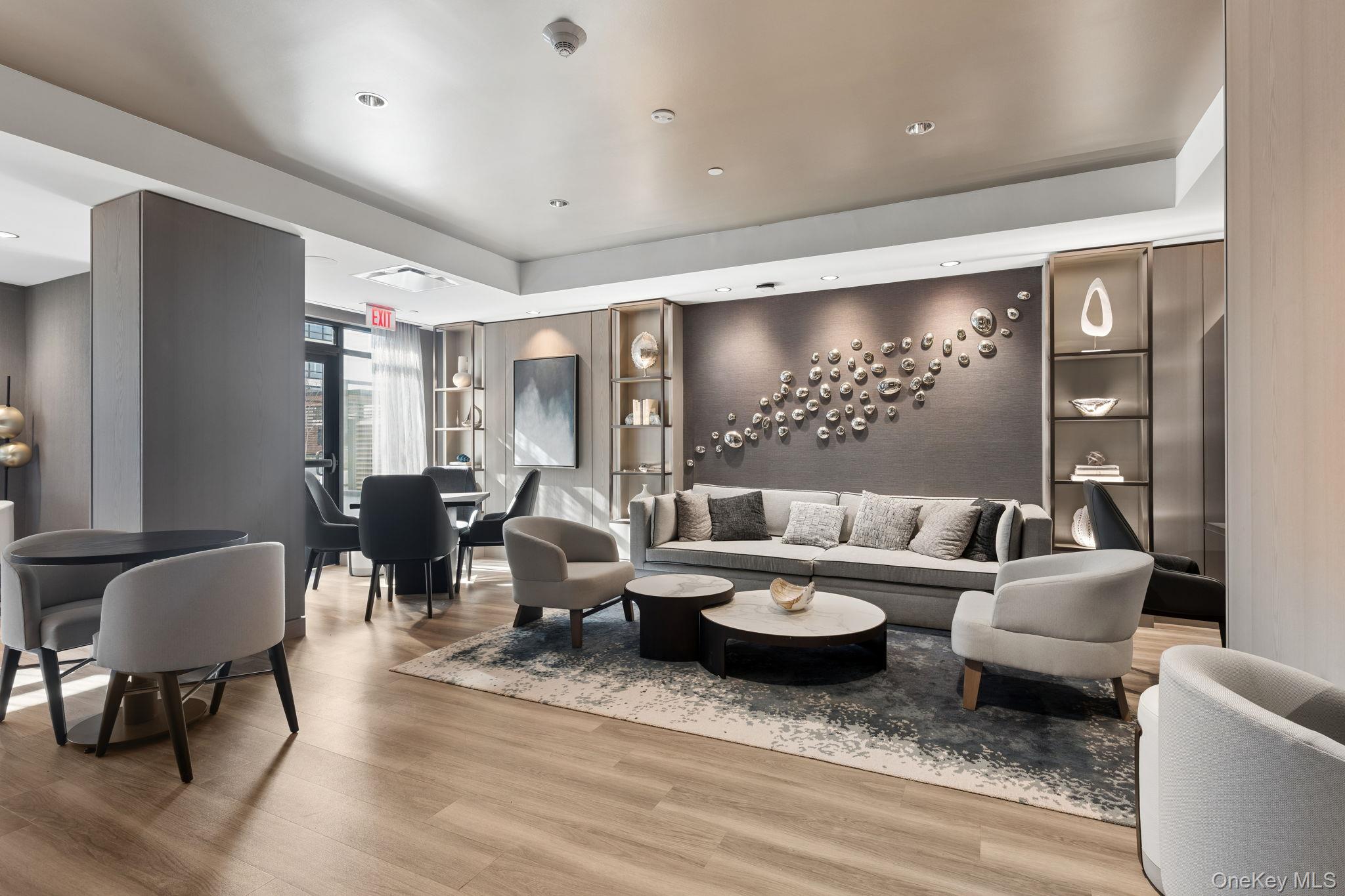 100 Boardwalk Unit: 904A