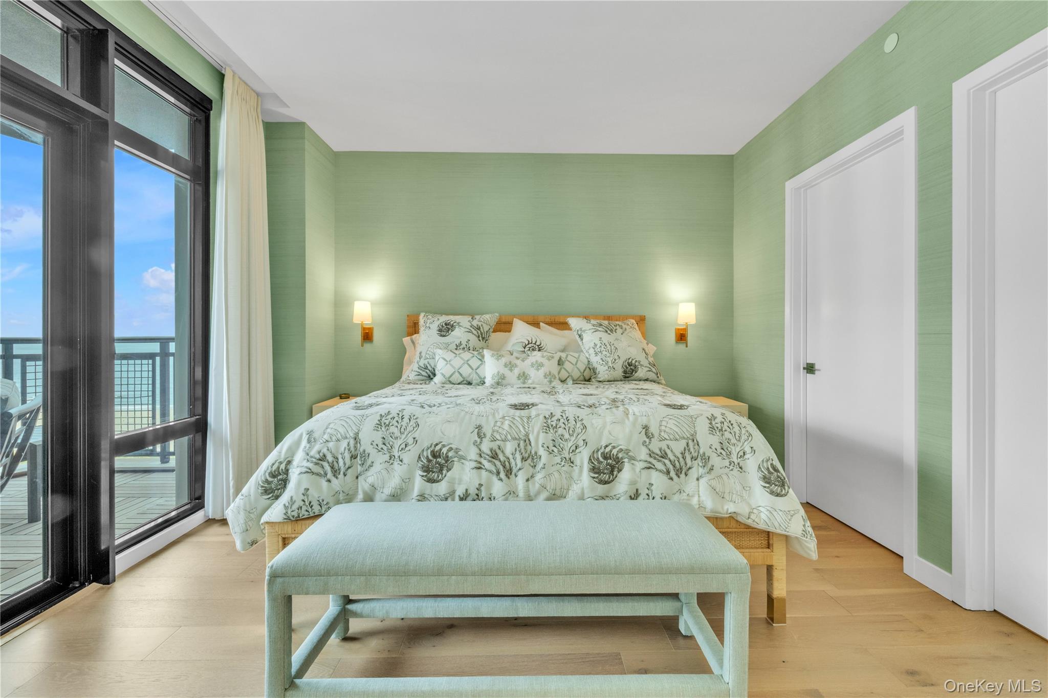 100 Boardwalk Unit: 904A