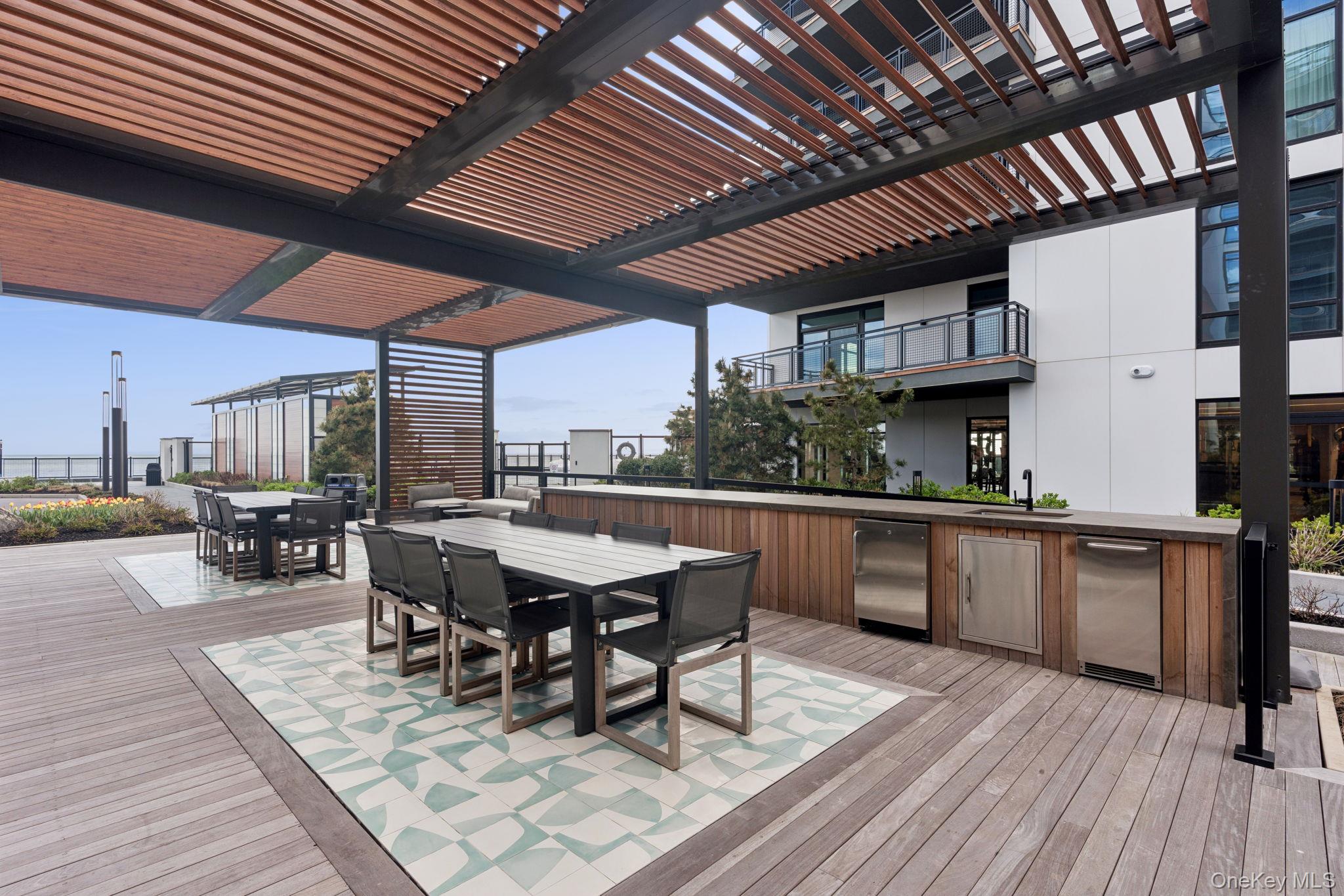 100 Boardwalk Unit: 904A