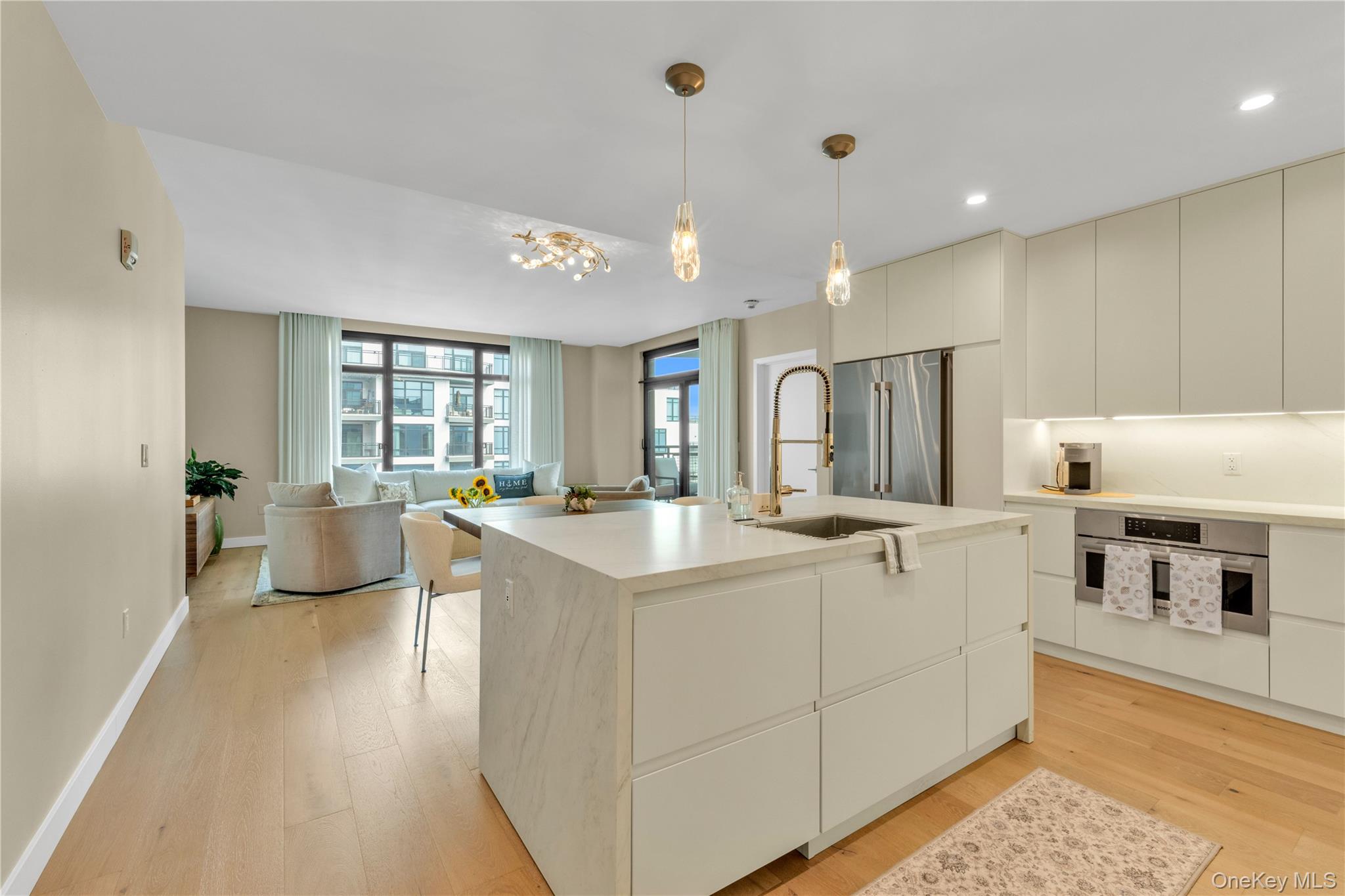 100 Boardwalk Unit: 904A