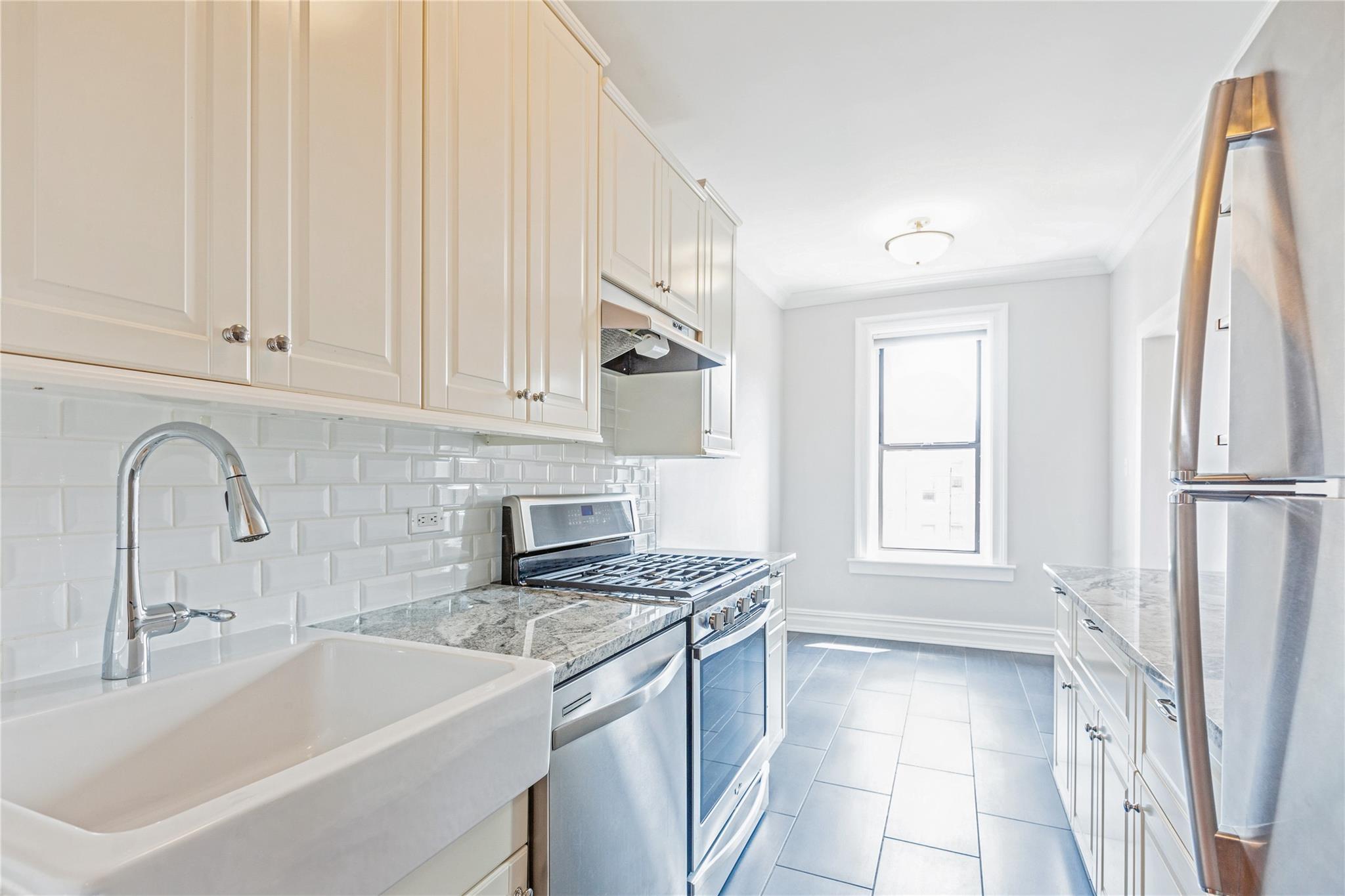 35-27 81st Street Unit: 5E
