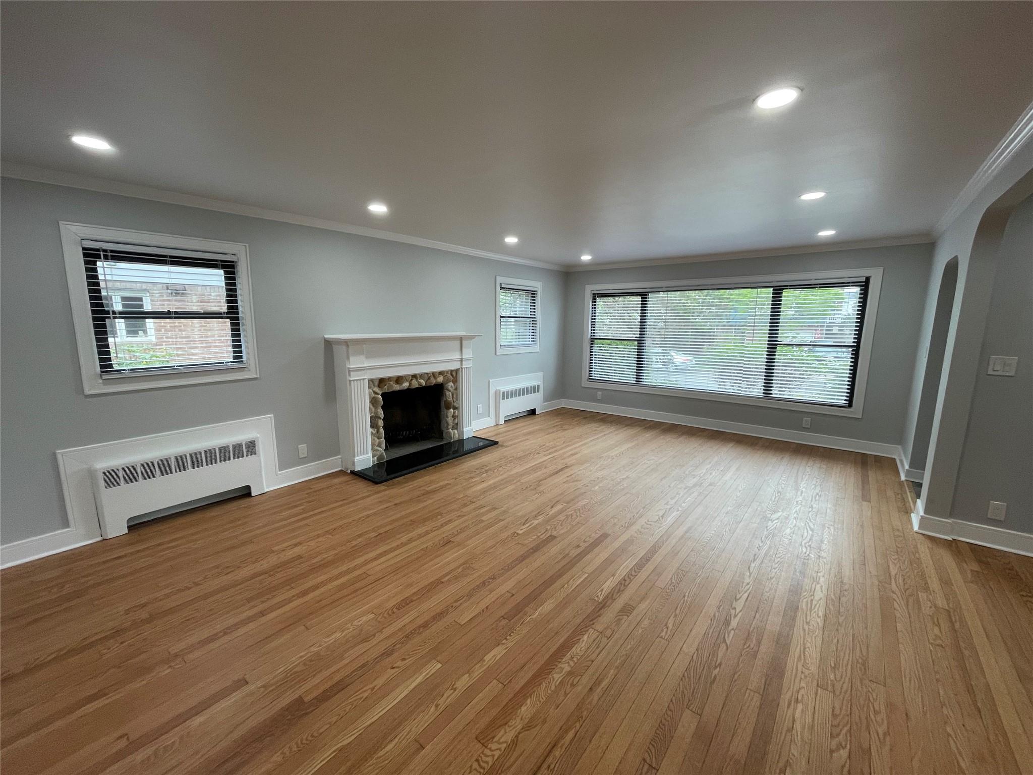 411 E Walnut Street Unit: Lower