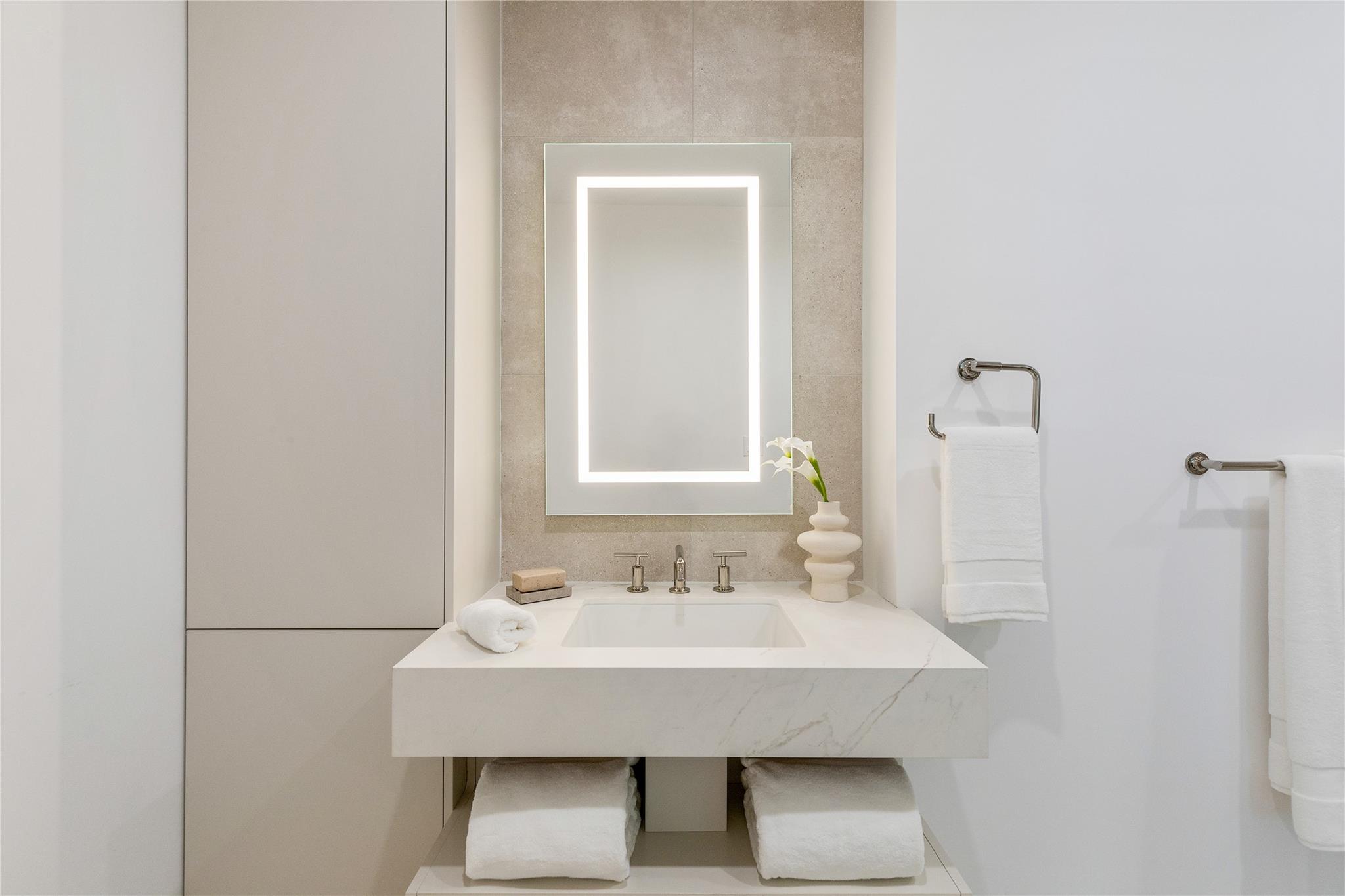 100 Boardwalk Unit: 711 A