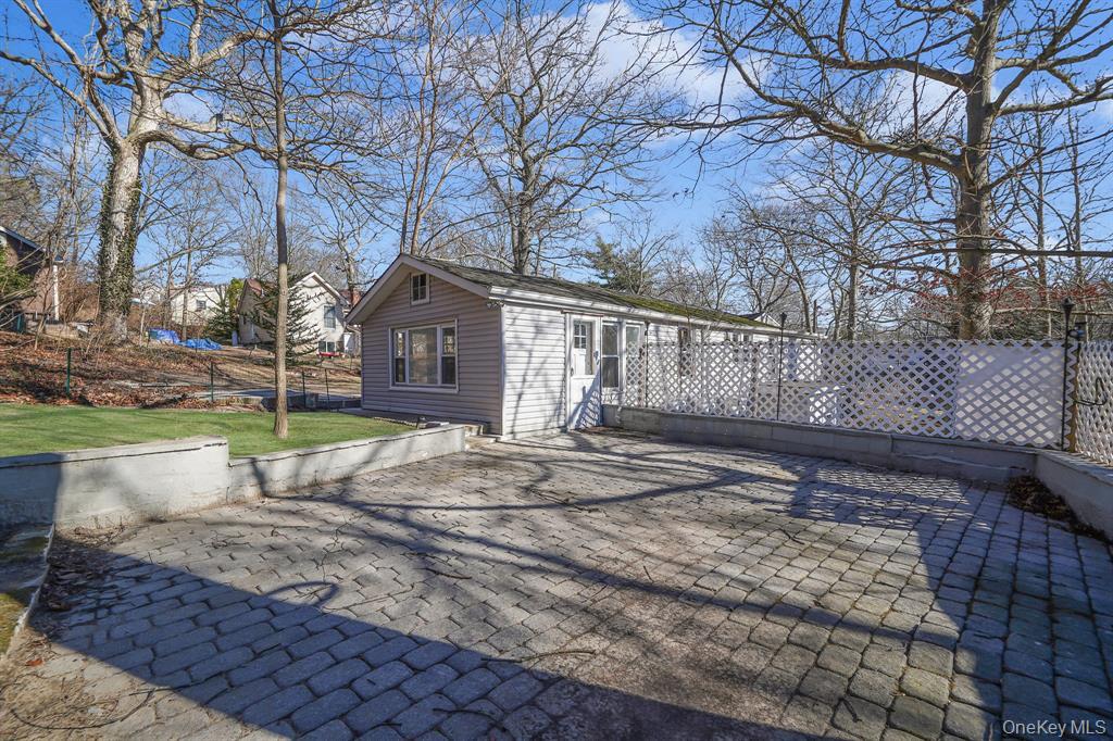 7 Yucca Road Unit: Upper