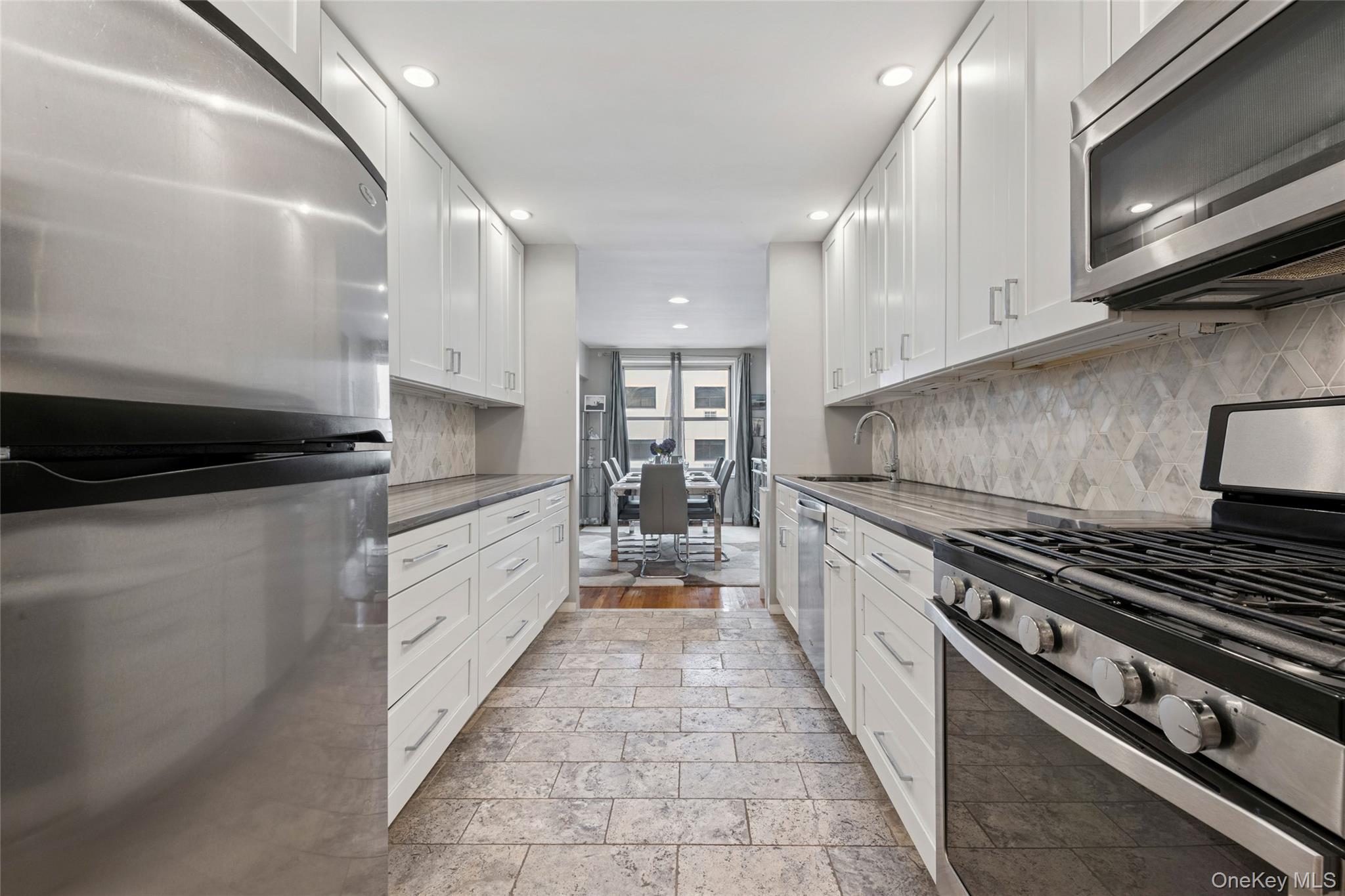 410 E Broadway Unit: 6V