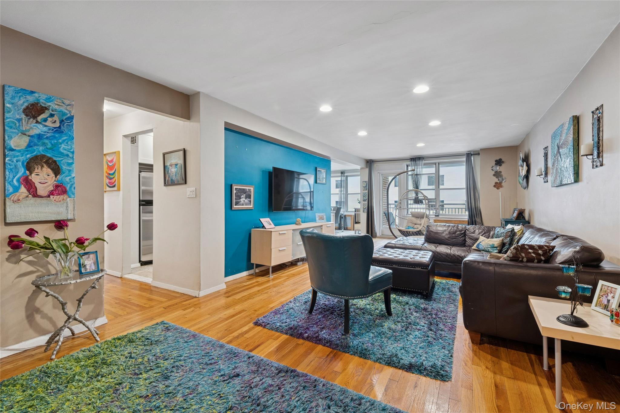 410 E Broadway Unit: 6V