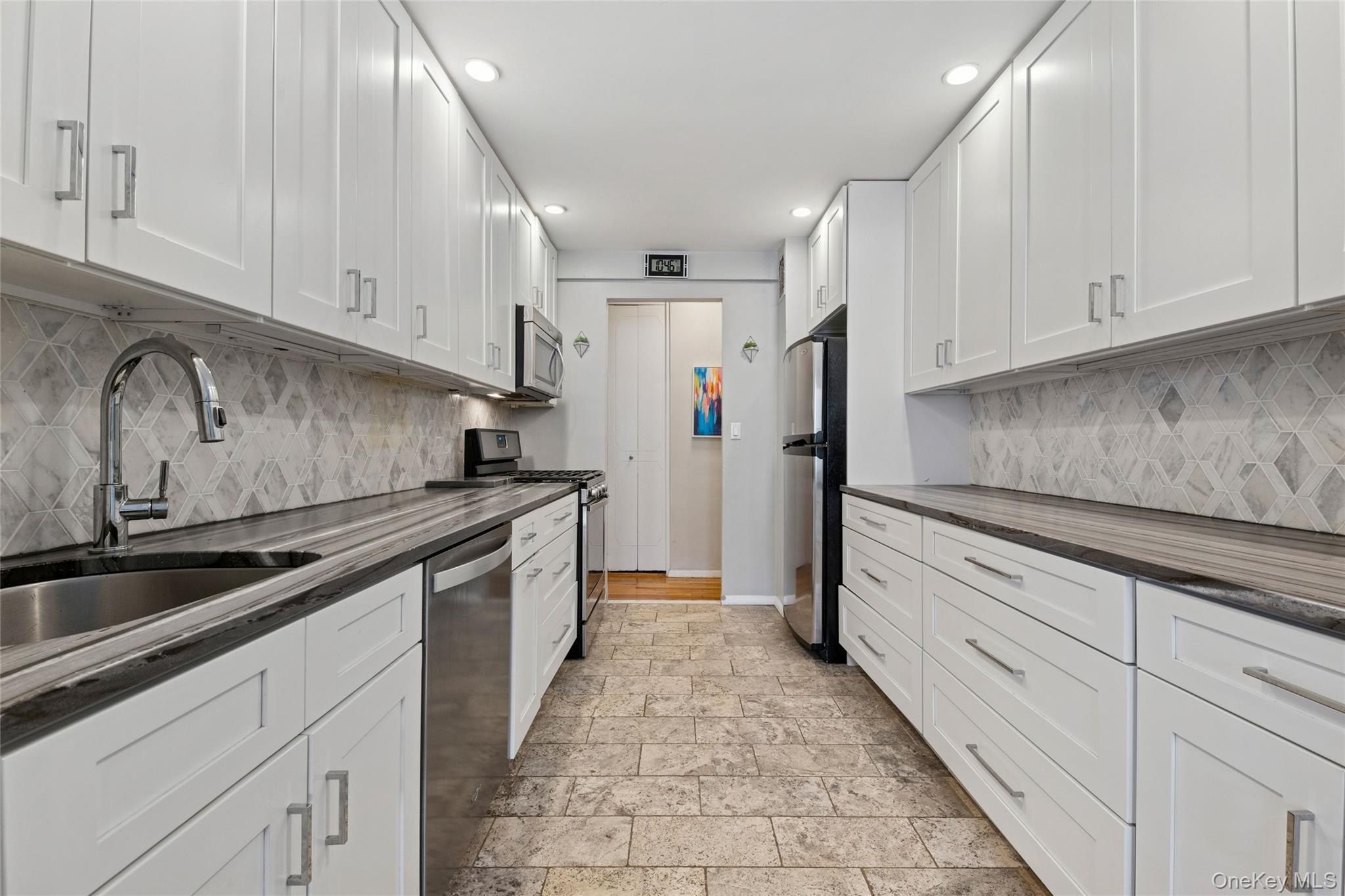 410 E Broadway Unit: 6V