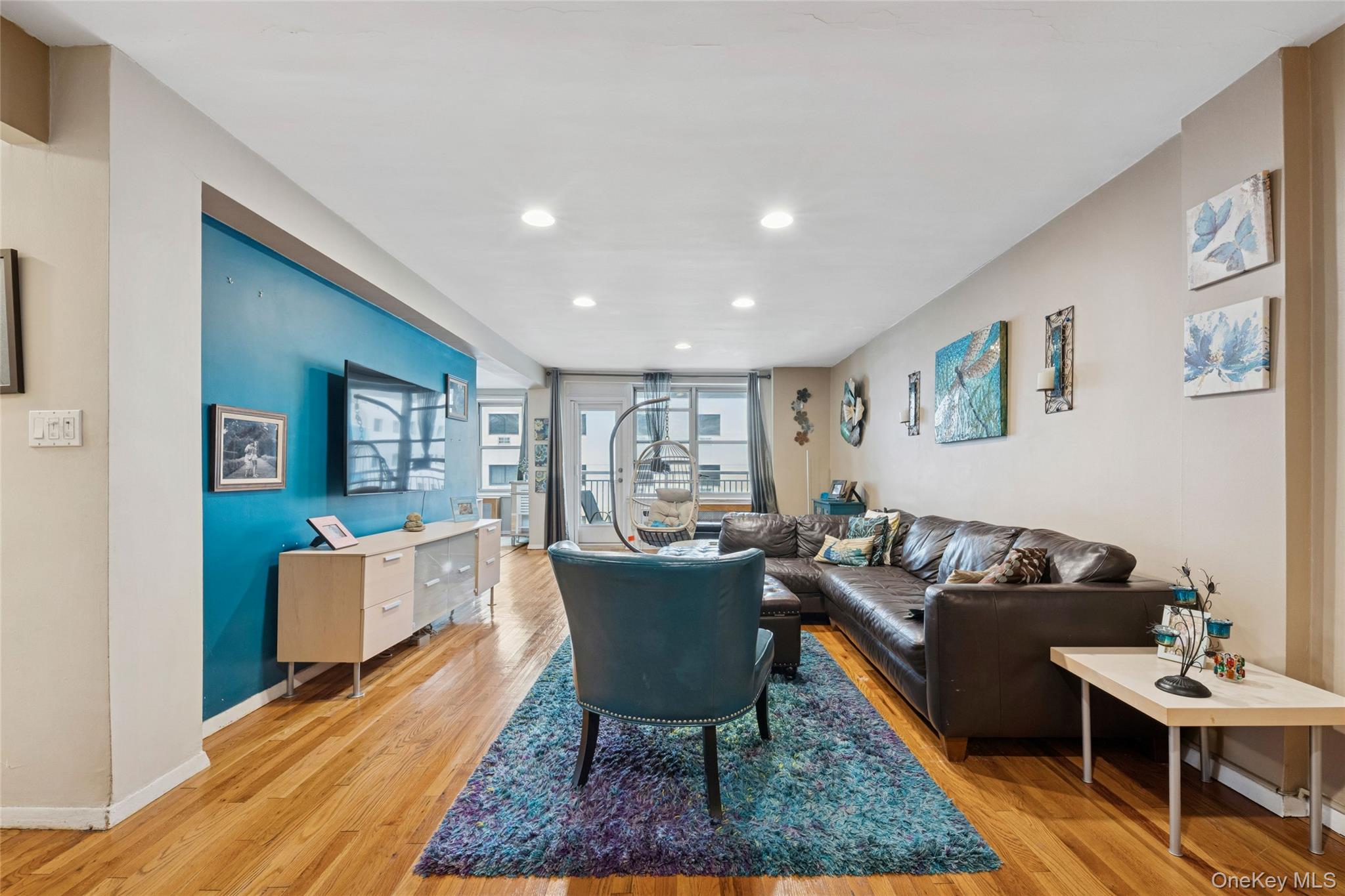 410 E Broadway Unit: 6V