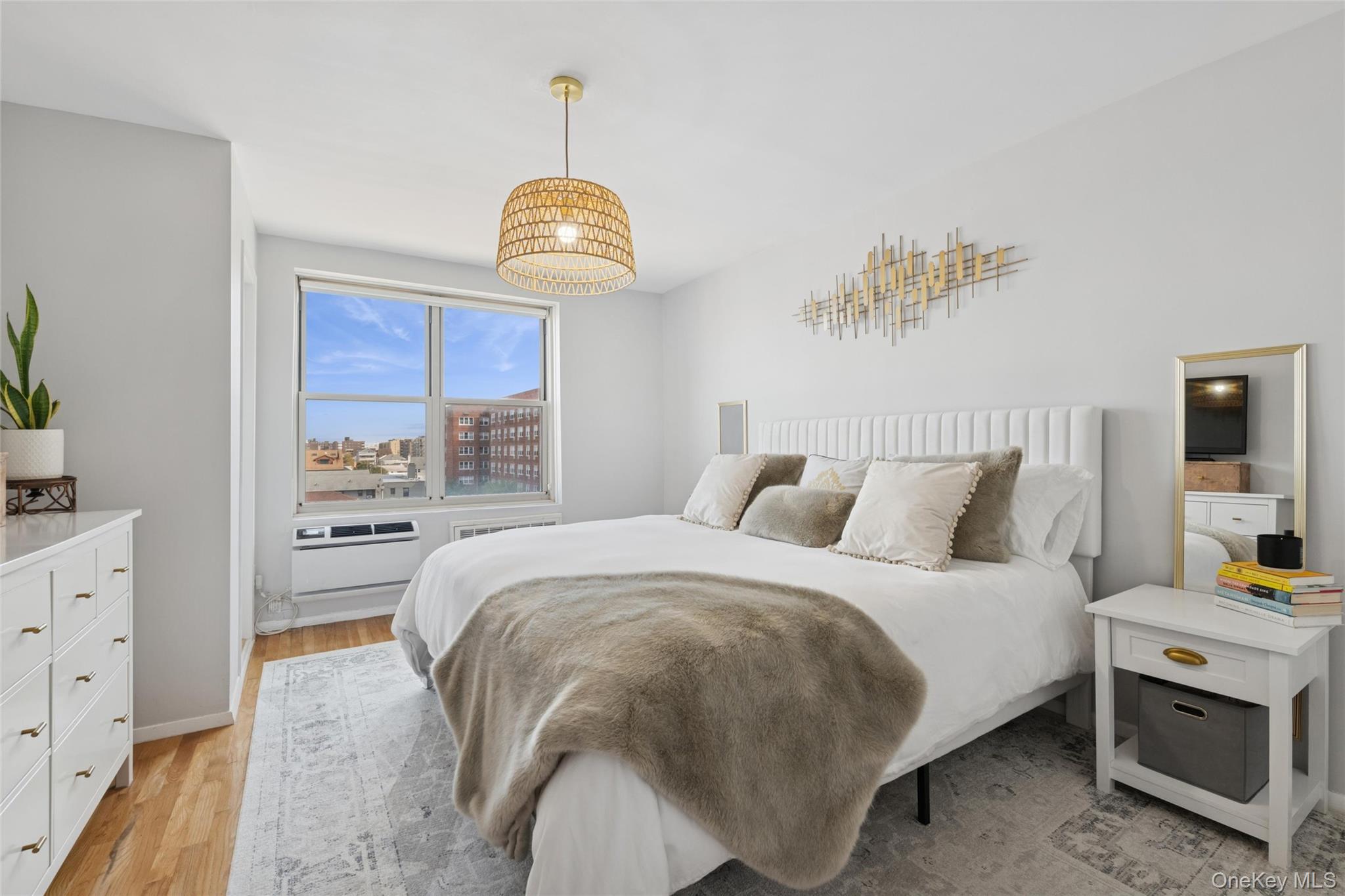 410 E Broadway Unit: 5M