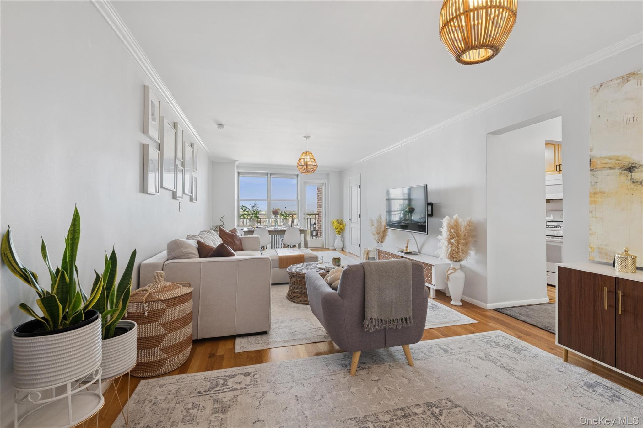 410 E Broadway Unit: 5M