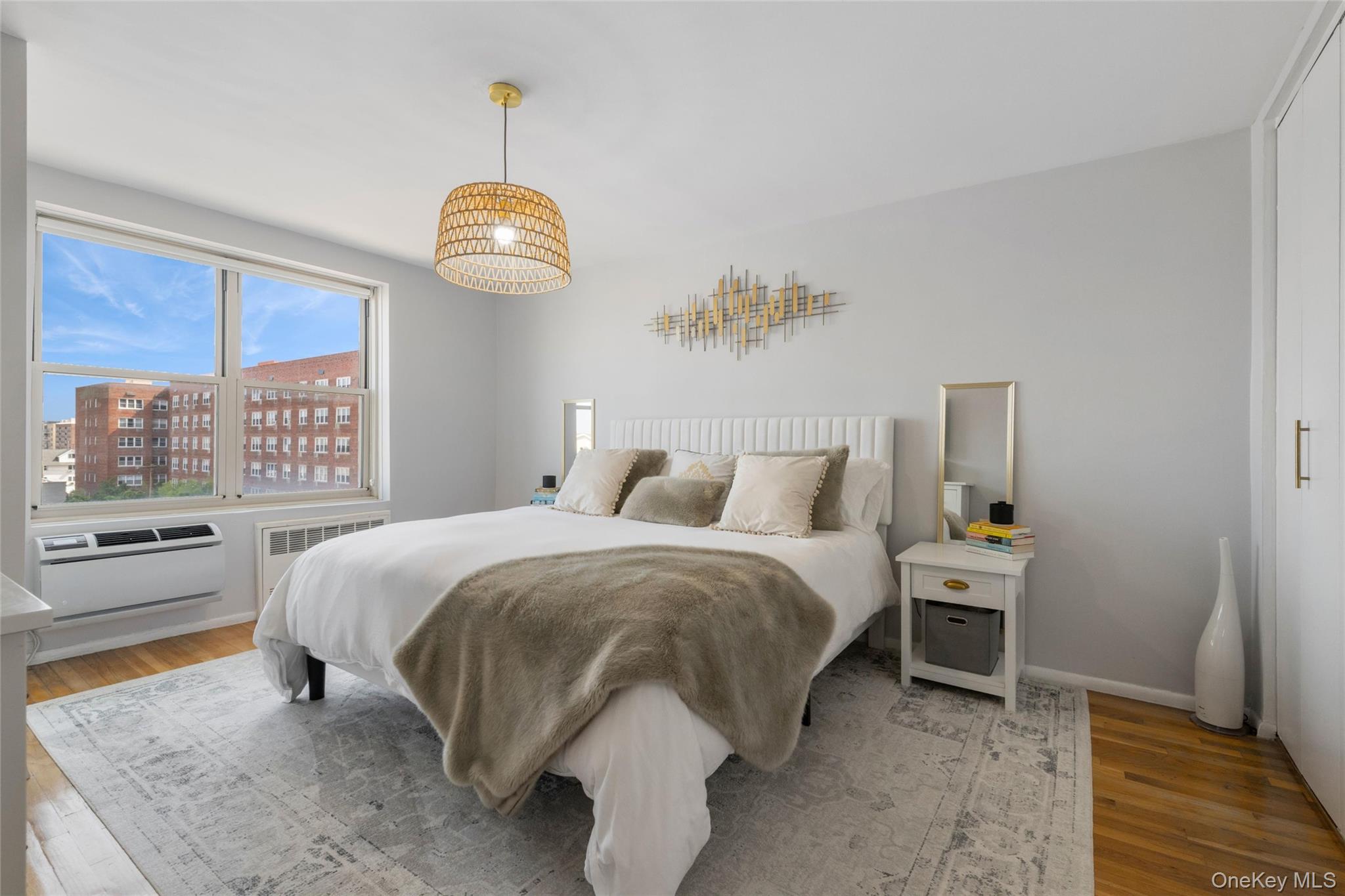 410 E Broadway Unit: 5M