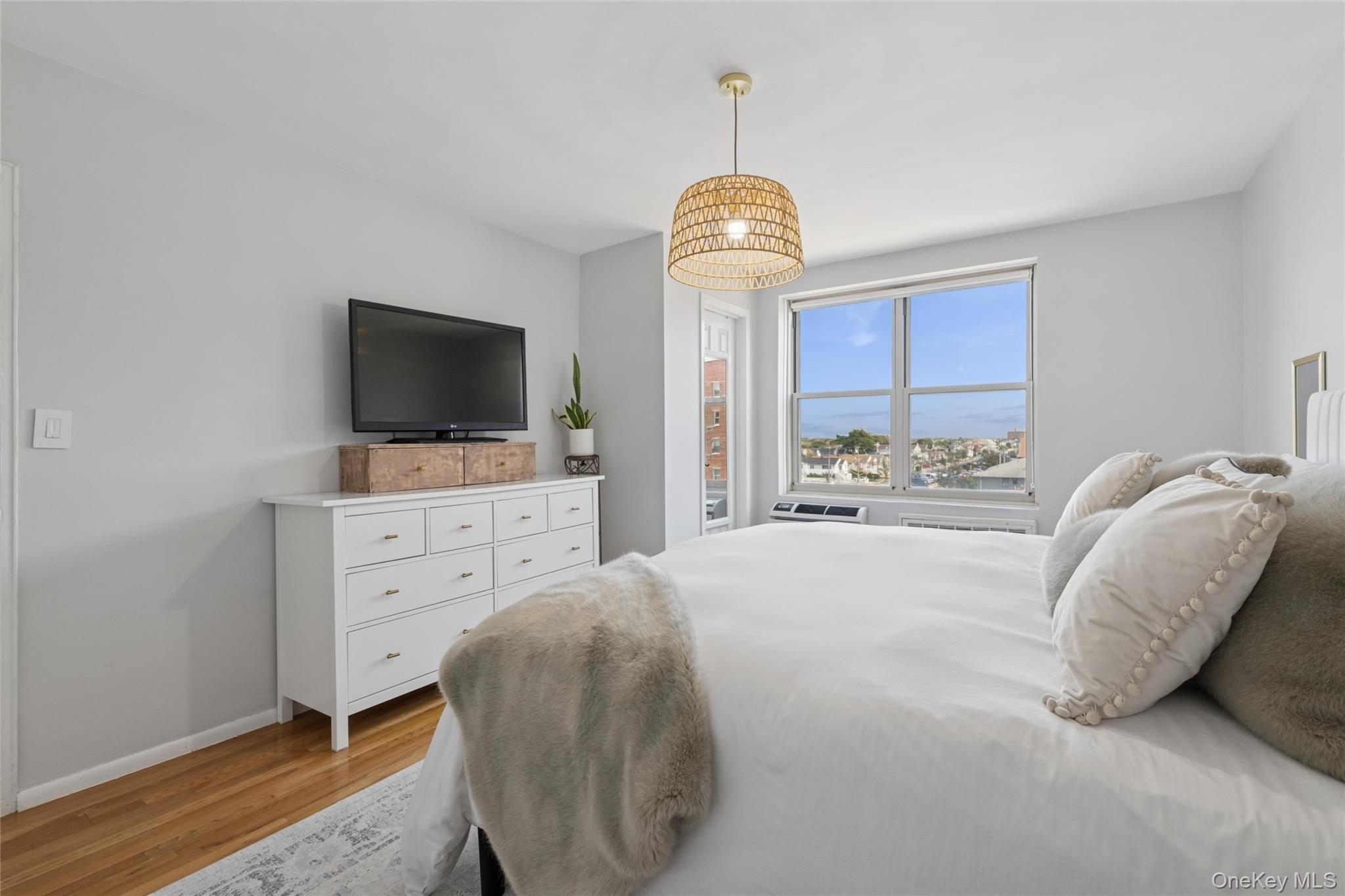 410 E Broadway Unit: 5M